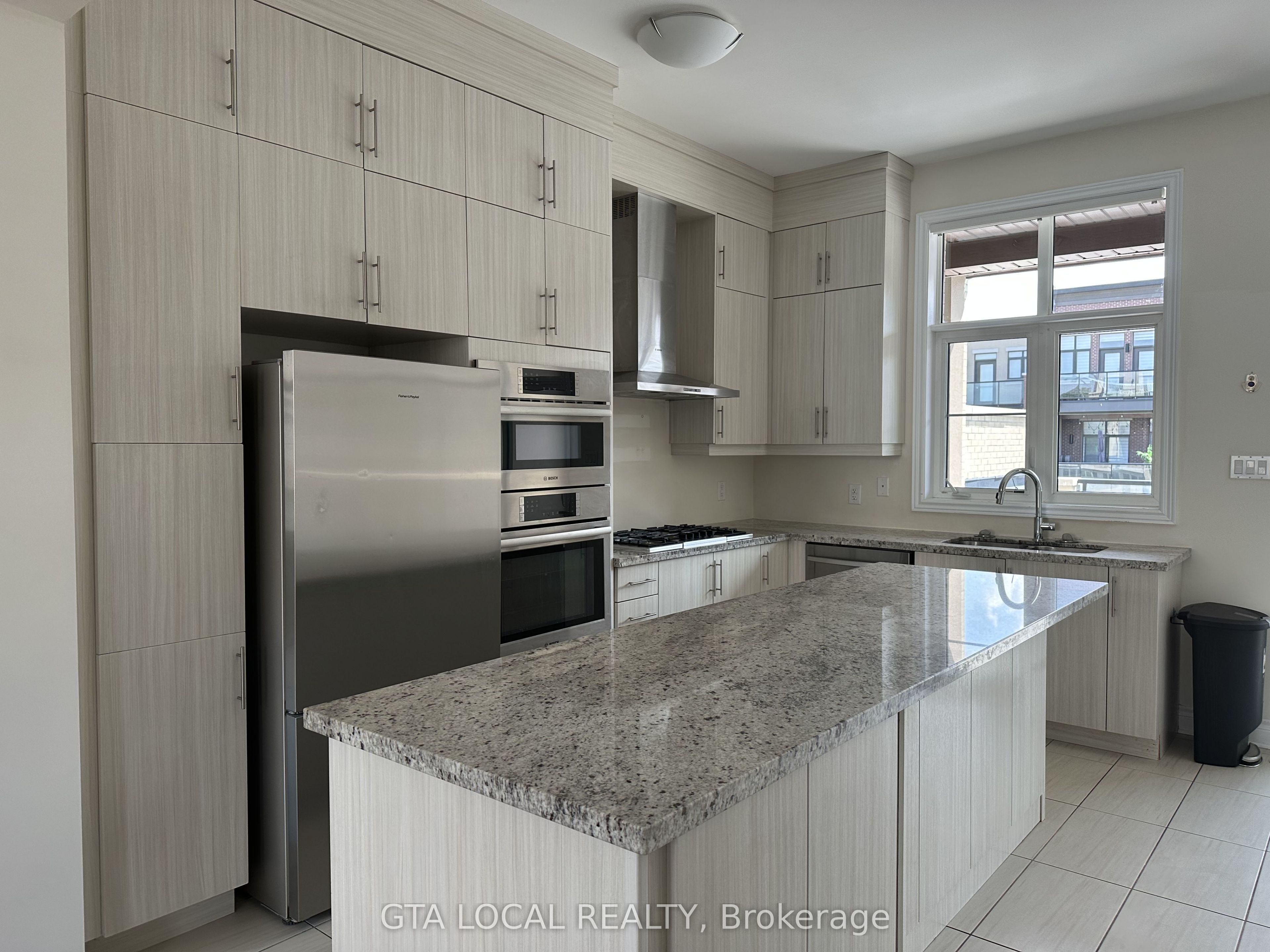 5 Aylin Crescent, Vaughan, ON L6A 4Z8 photo 4