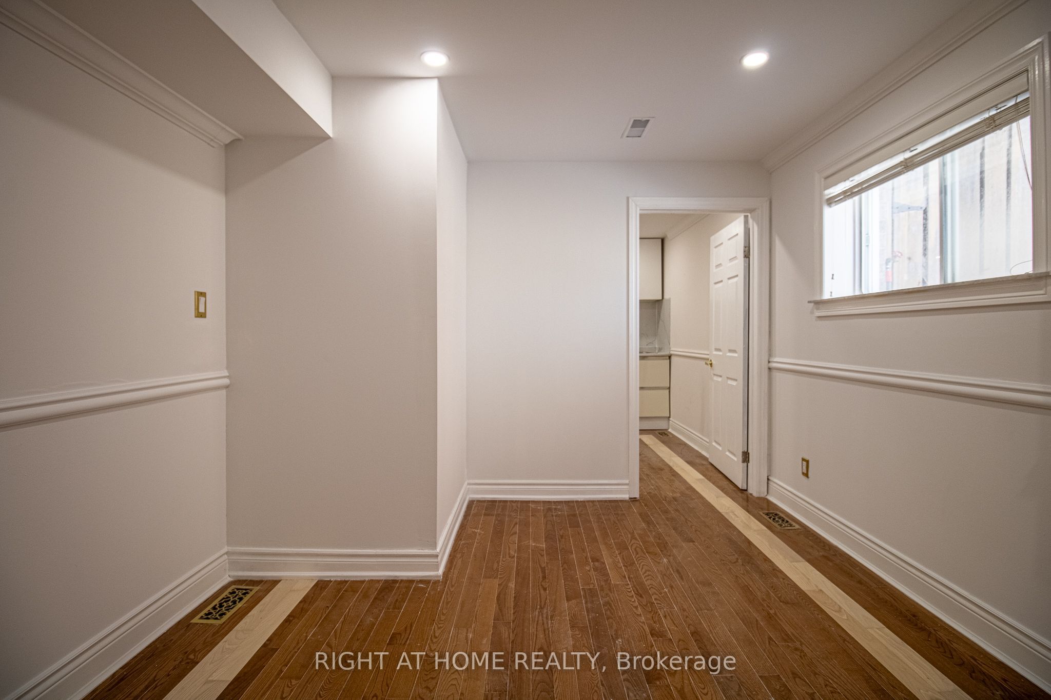 12 Josie Drive Lower level, Richmond Hill, ON L4C 7G1 photo 4