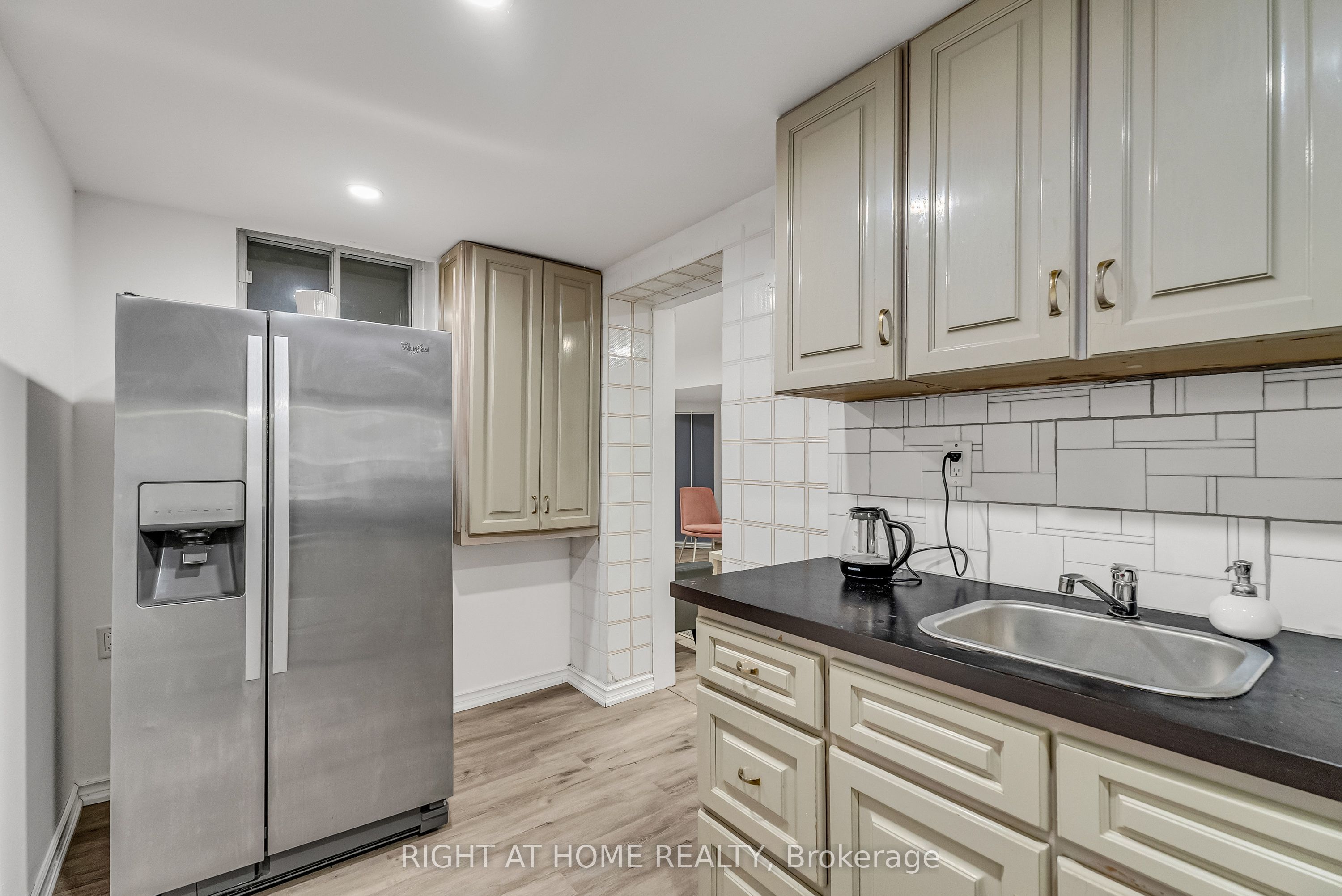 373 Firglen Ridge Lower level, Vaughan, ON L4L 1N6 photo 2