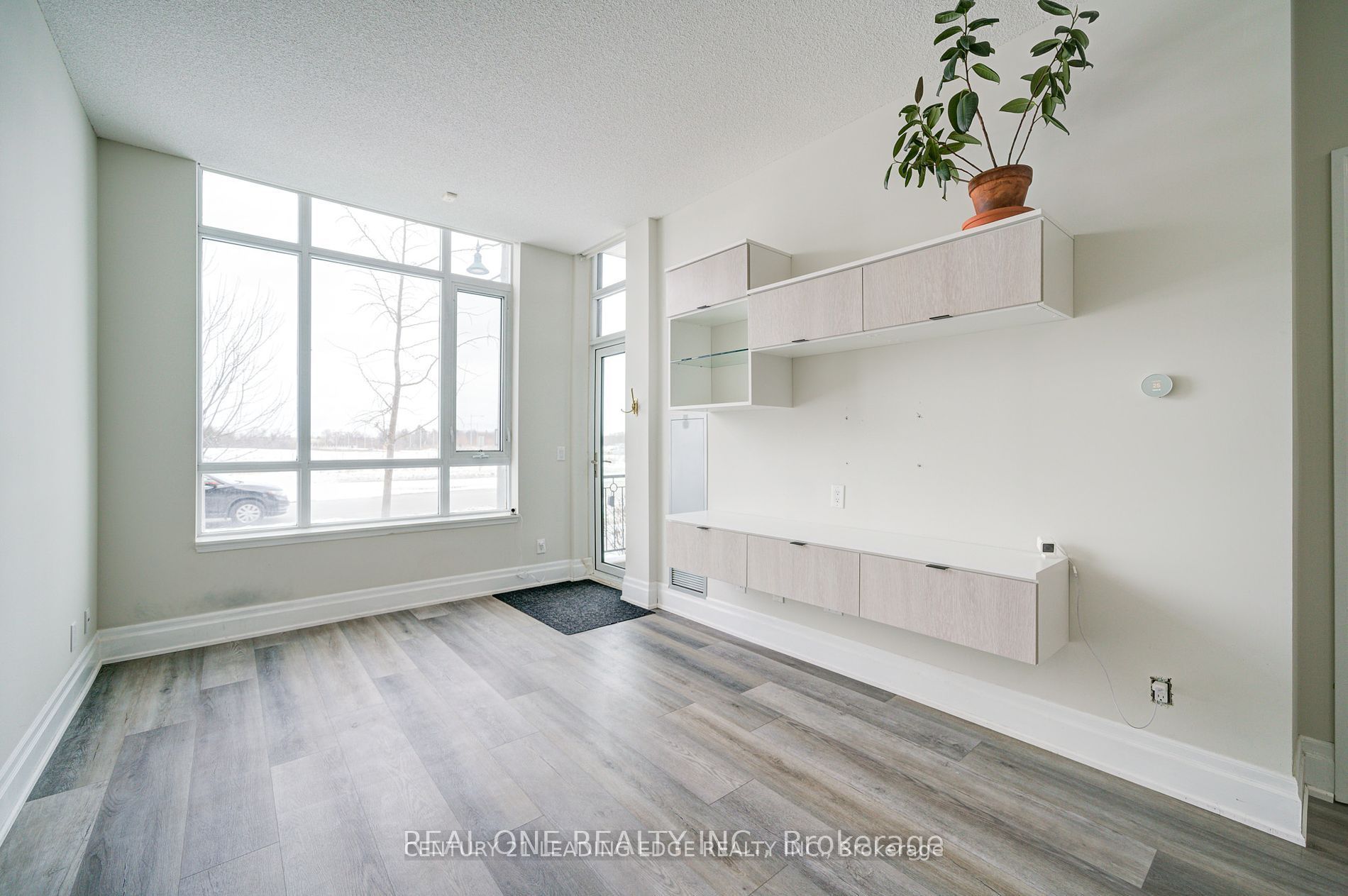 111 Upper Duke Crescent 107, Markham, ON L6G 0C8 photo 4