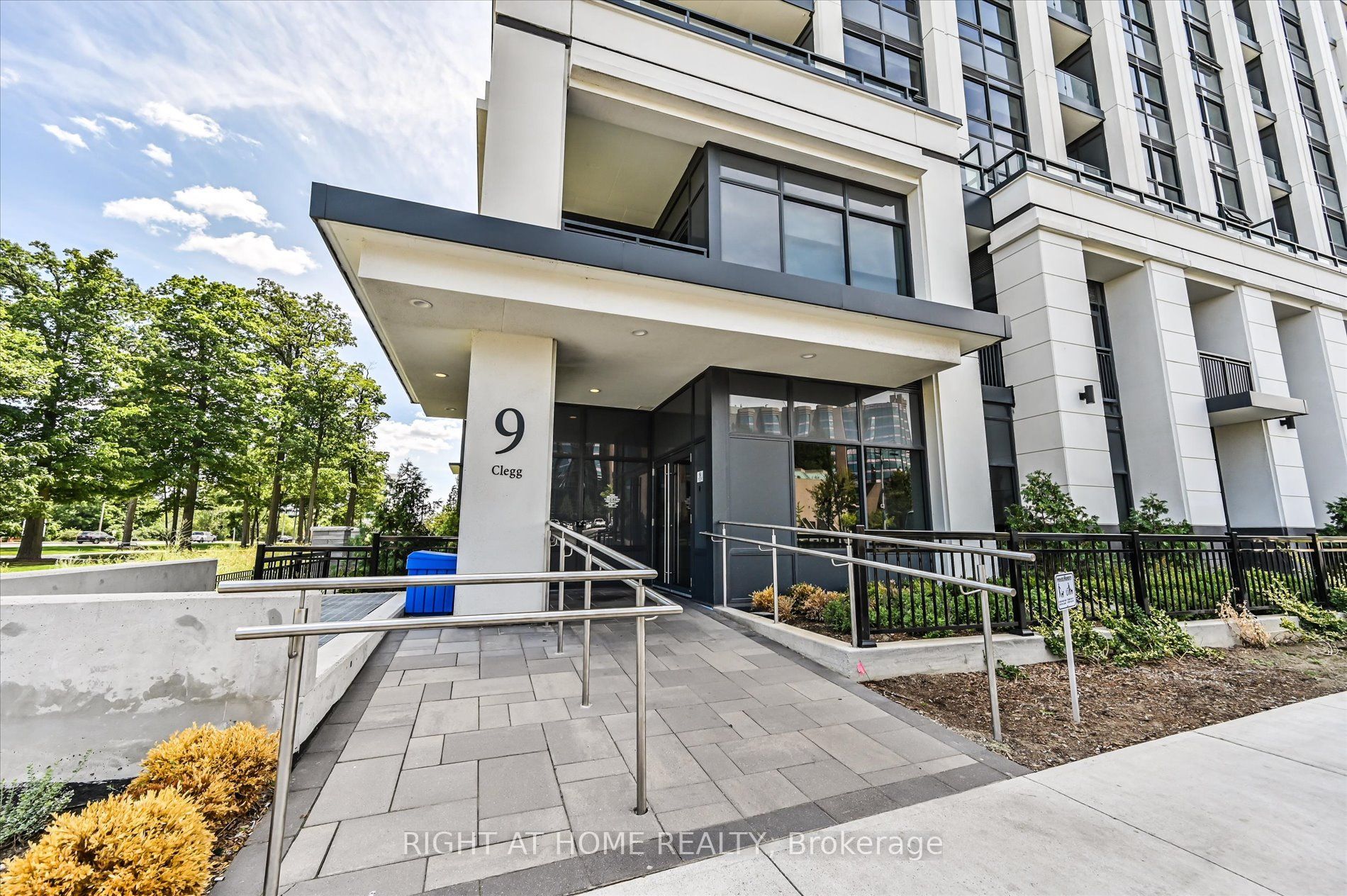 9 Clegg Road 510, Markham, ON L6G 0H3 photo 2
