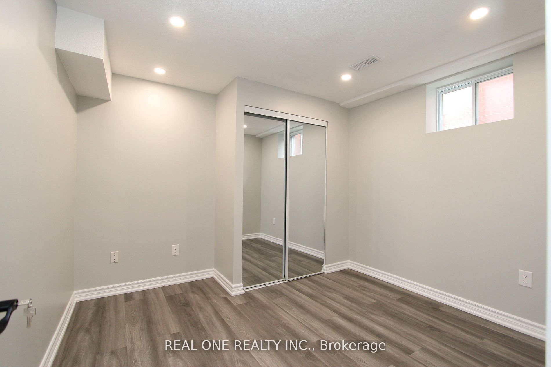 63 Whistler Court Basement unit only, Markham, ON L3R 4S9 photo 3