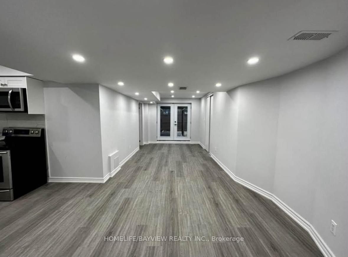 613 Osler Court, Newmarket, ON L3X 2P5 photo 2