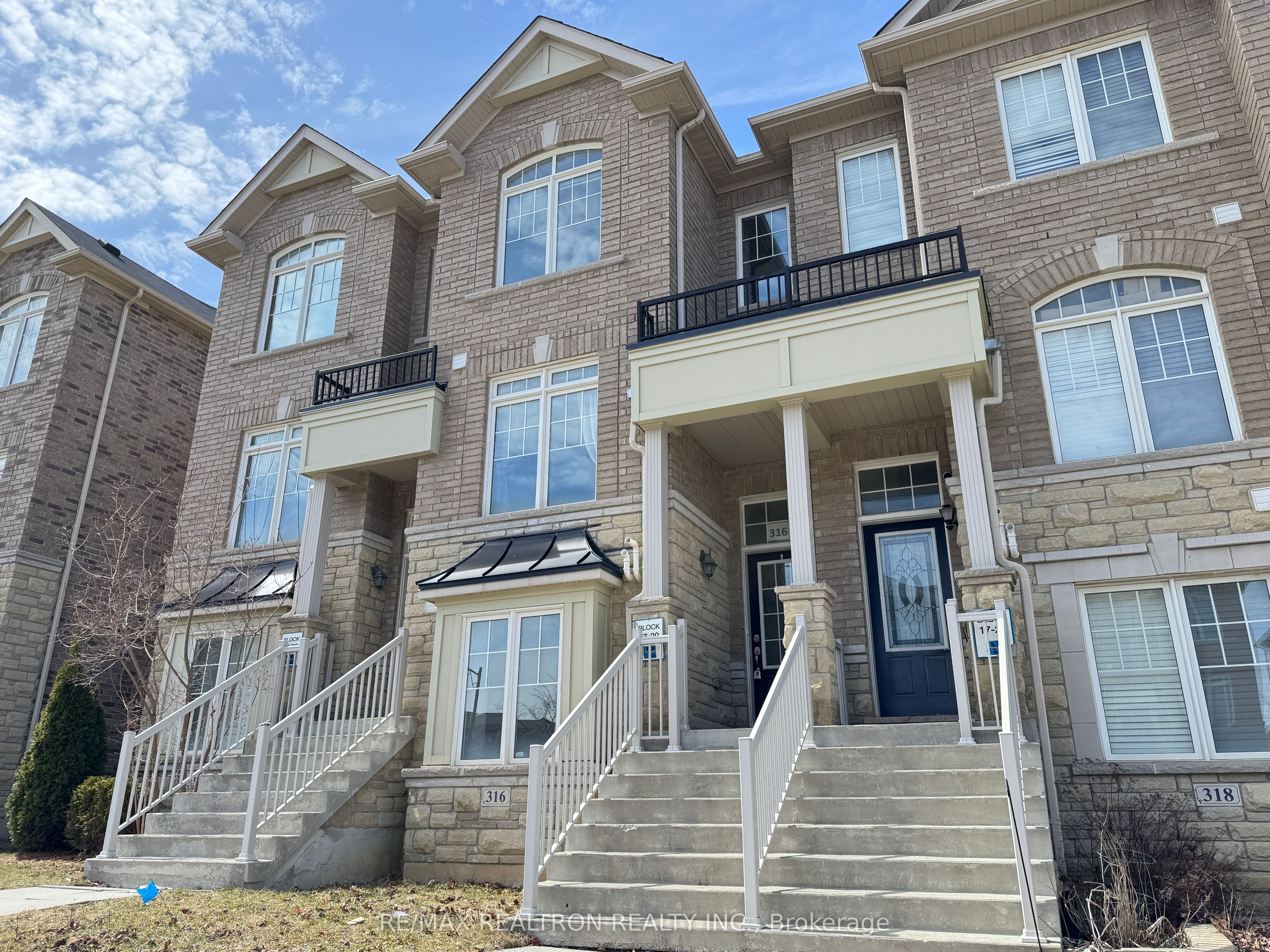 316 Delray Drive, Markham, ON L6E 0R2 photo 2