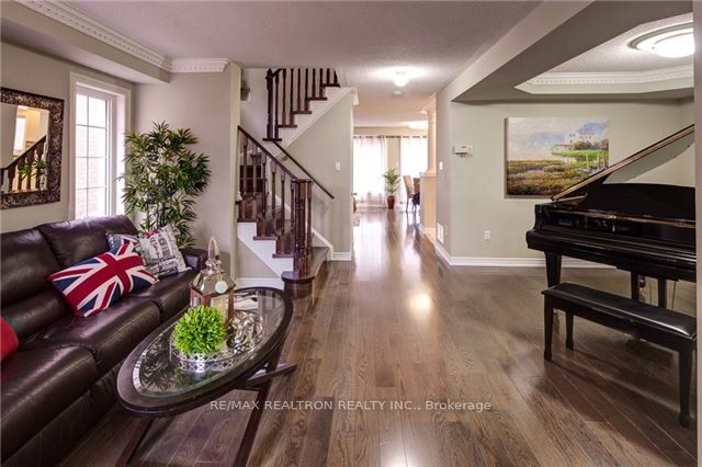 29 Futura Avenue, Richmond Hill, ON L4S 1S8 photo 4
