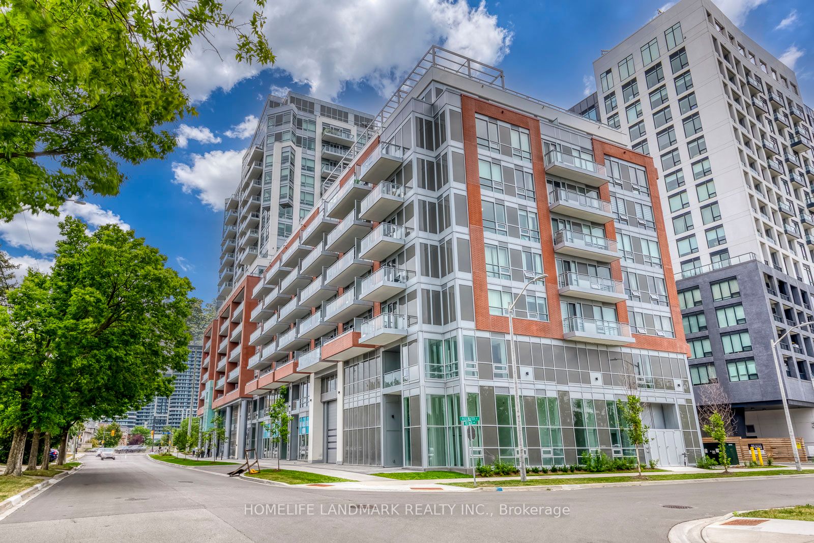 8888 Yonge Street 307, Richmond Hill, ON L4C 5V6 photo 2