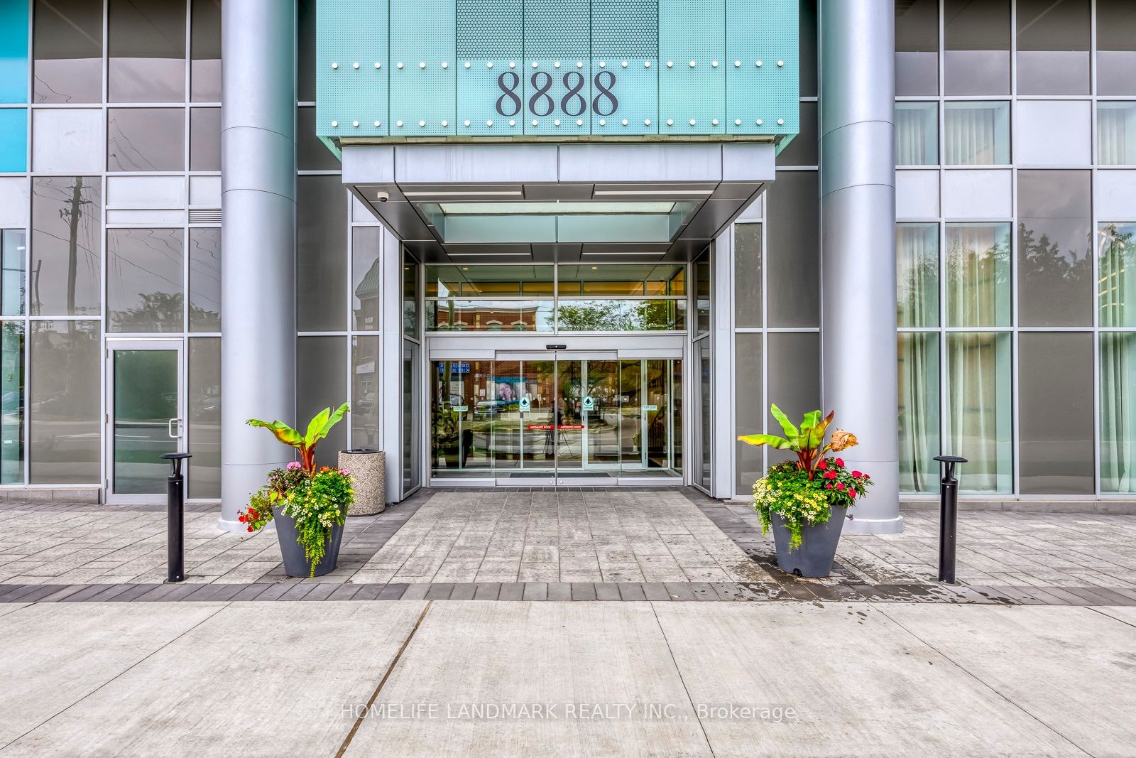 8888 Yonge Street 307, Richmond Hill, ON L4C 5V6 photo 4