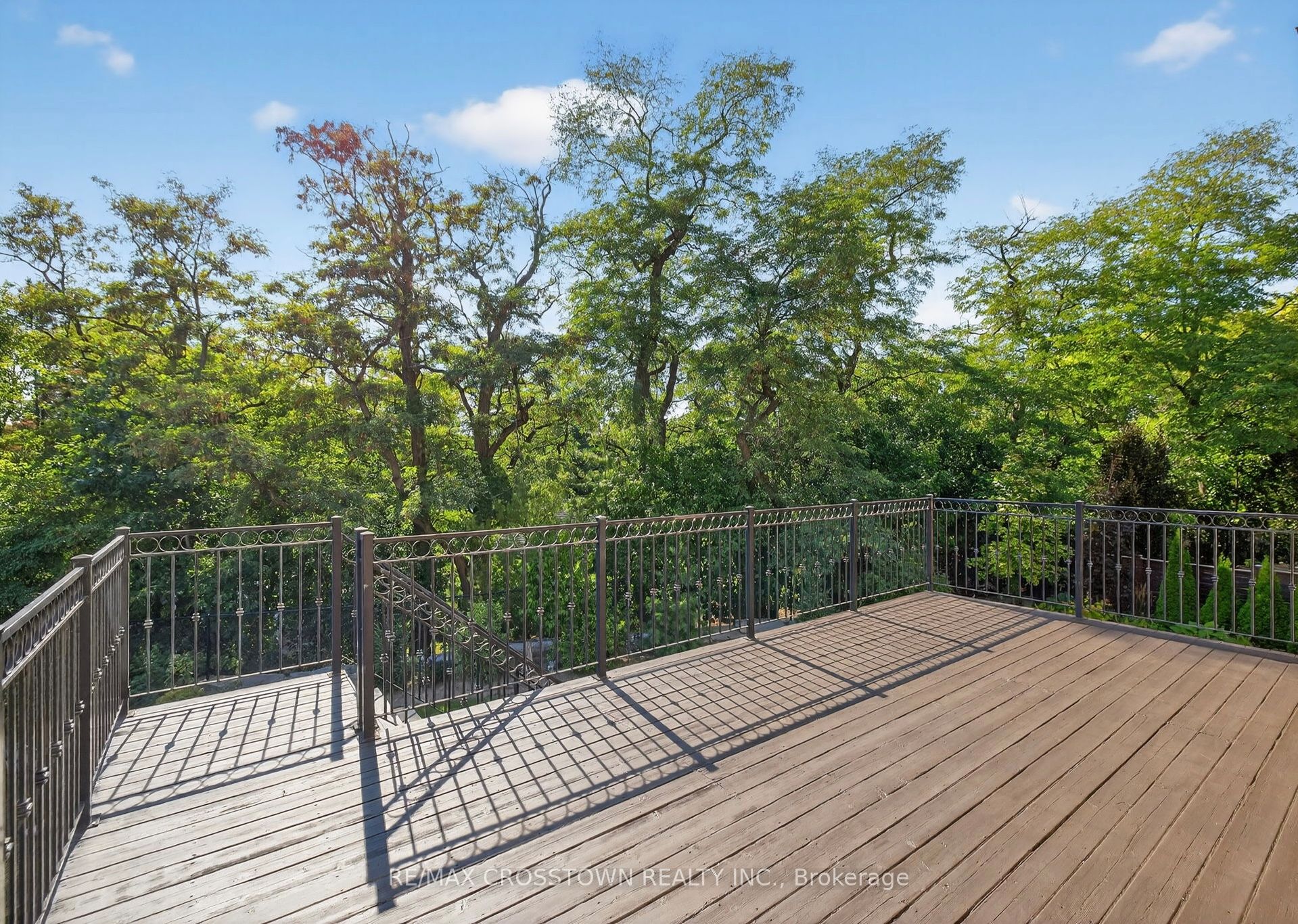 10 Annsleywood Court, Vaughan, ON L4H 4G6 photo 4