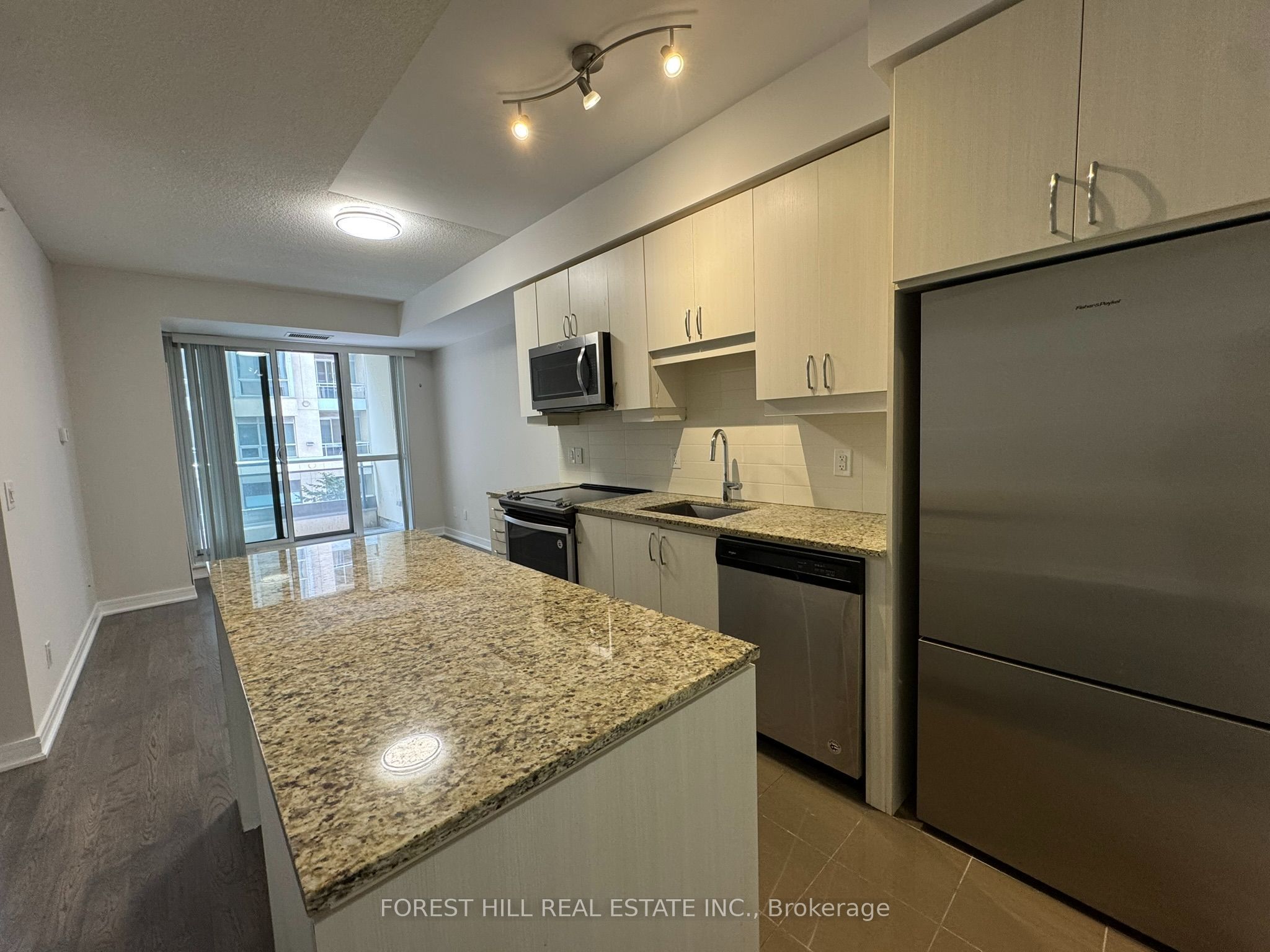 9201 Yonge Street NW 208, Richmond Hill, ON L4C 6Z2 photo 5
