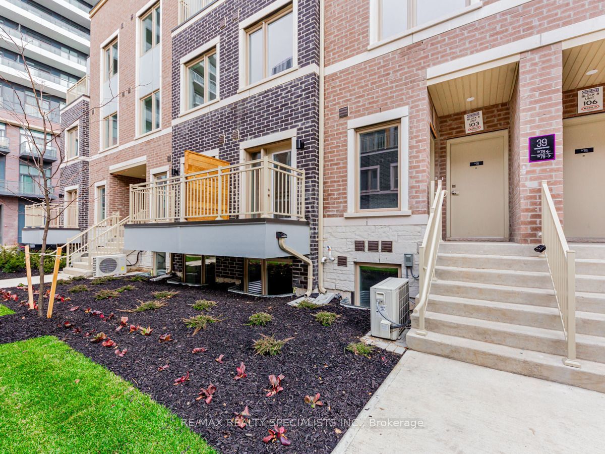 39 Honeycrisp Crescent 77, Vaughan, ON L4K 0N6 photo 3