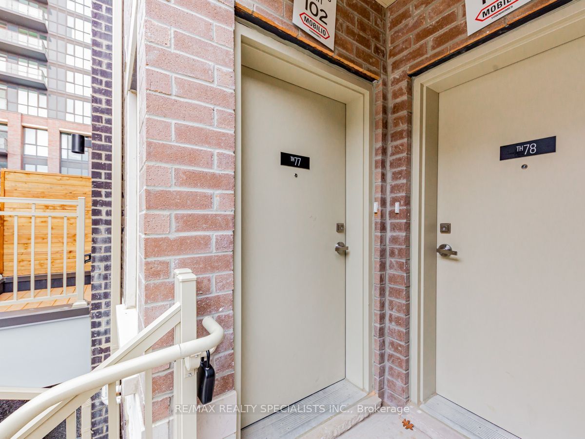 39 Honeycrisp Crescent 77, Vaughan, ON L4K 0N6 photo 4