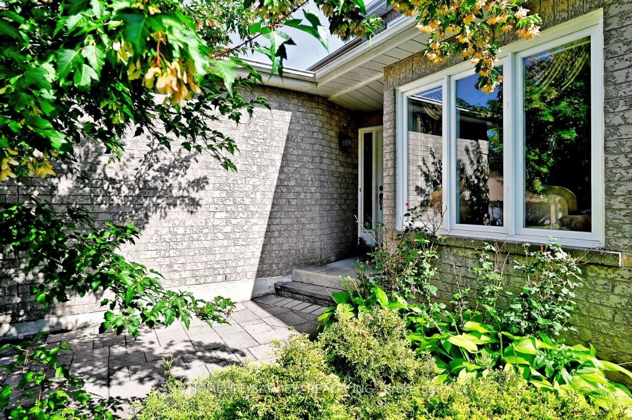 15 El Dorado Street, Richmond Hill, ON L4C 0G9 photo 3