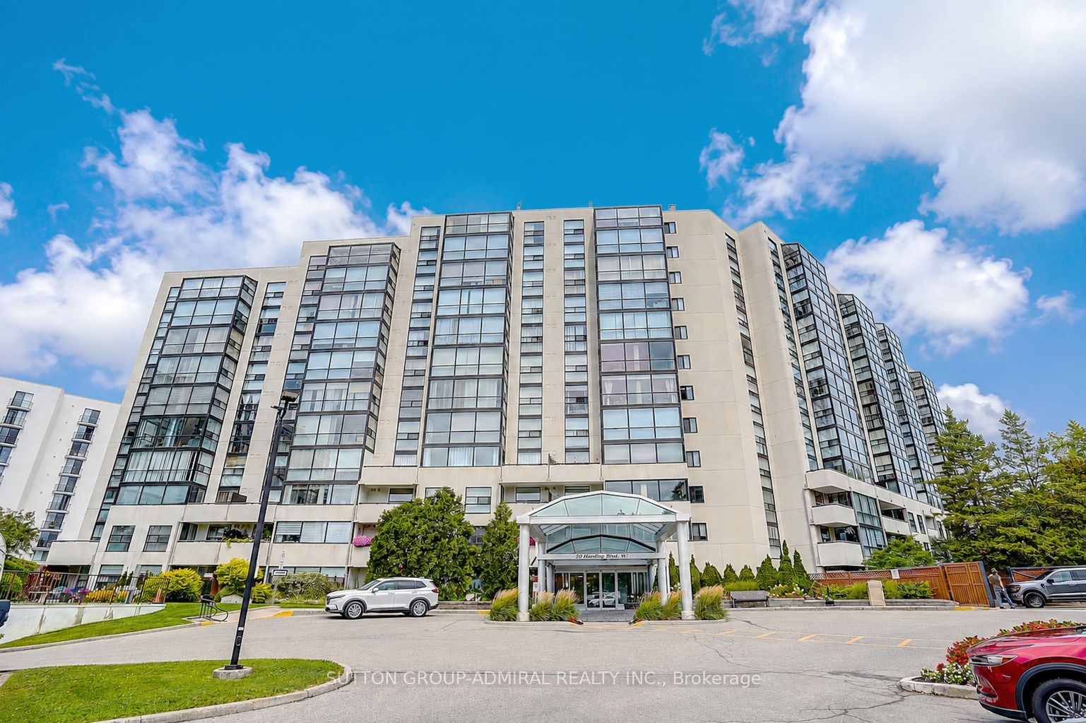 20 Harding Boulevard W 417, Richmond Hill, ON L4C 9S4 photo 2