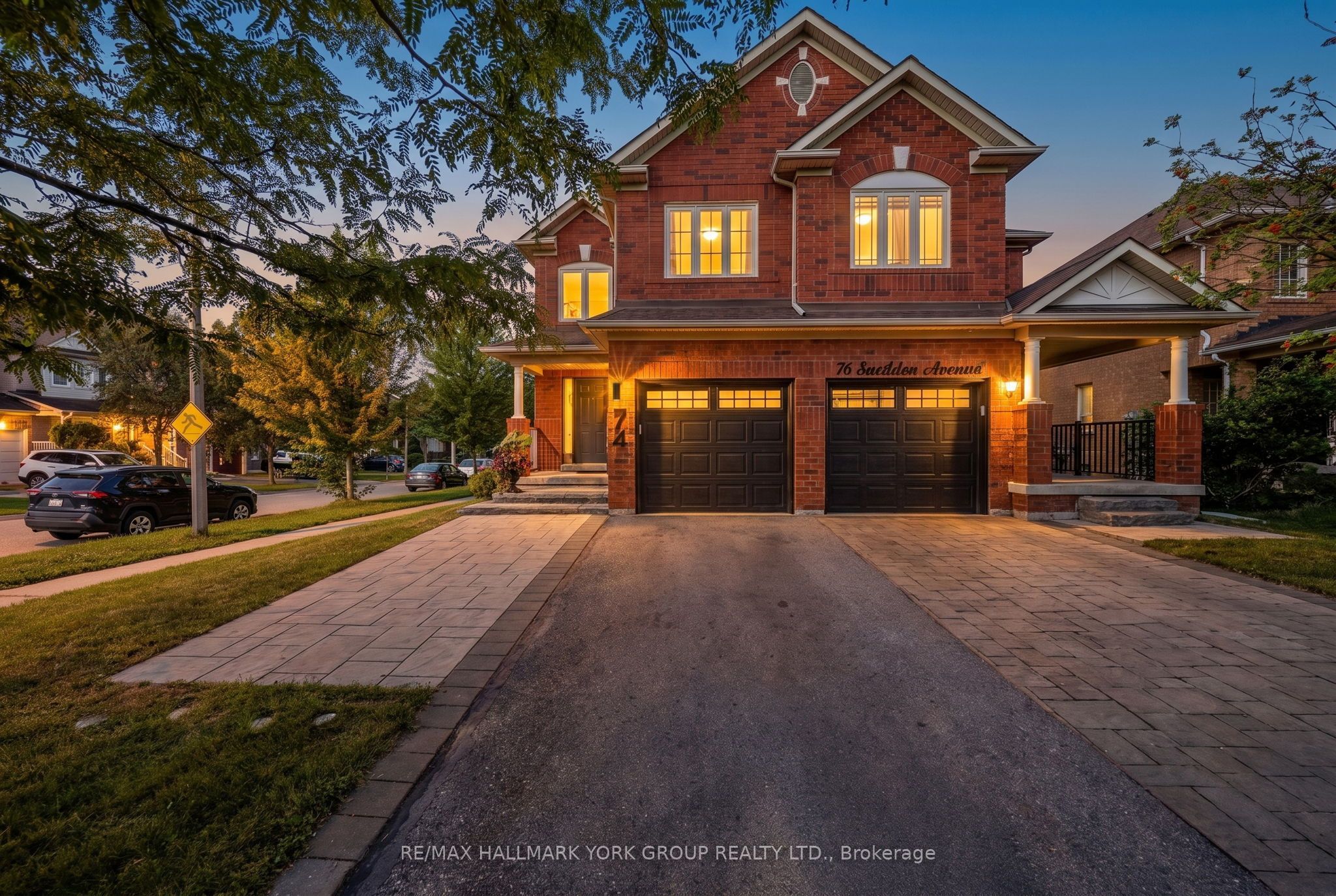 74 Snedden Avenue, Aurora, ON L4G 7K7