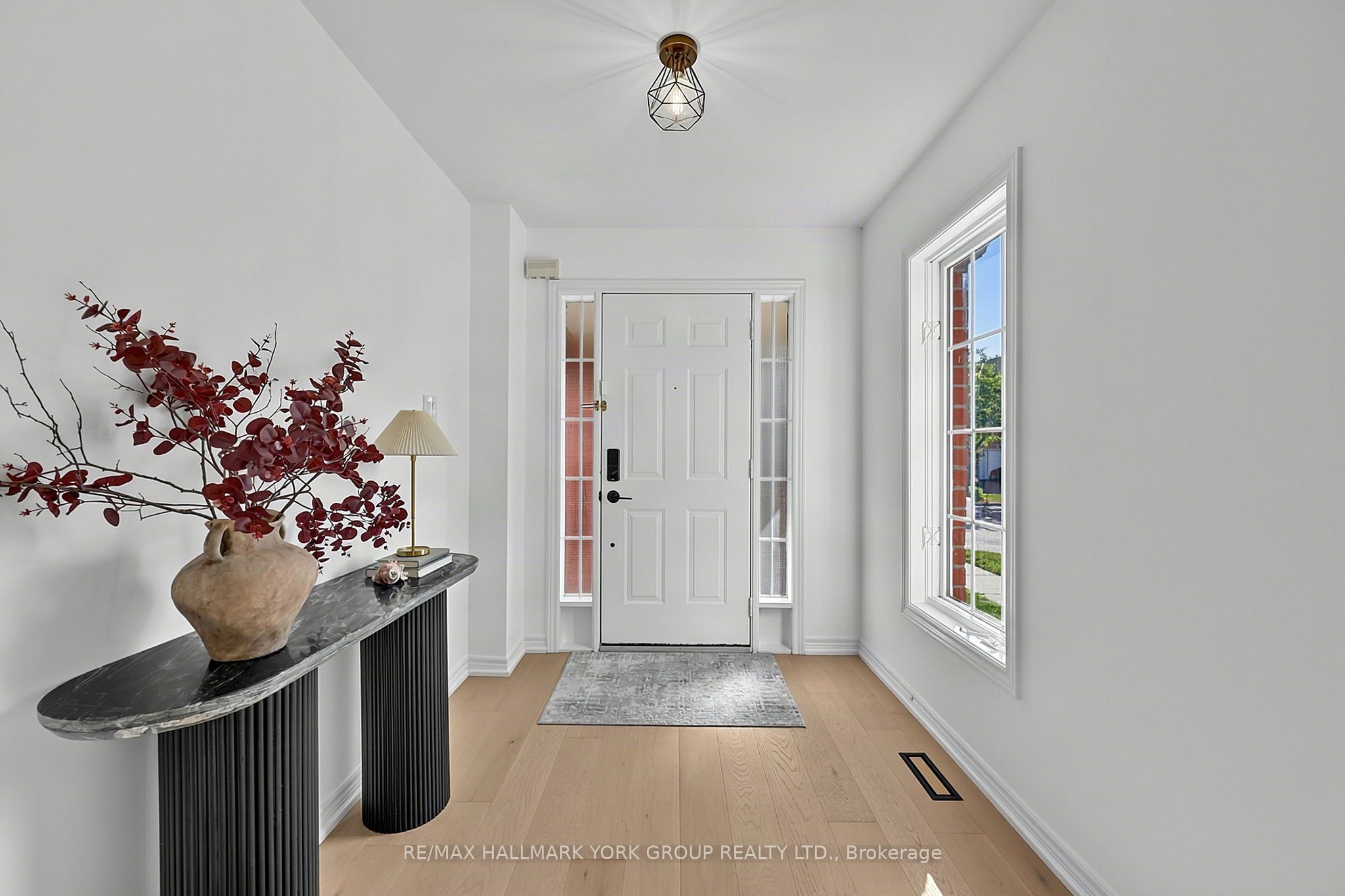 74 Snedden Avenue, Aurora, ON L4G 7K7 photo 4