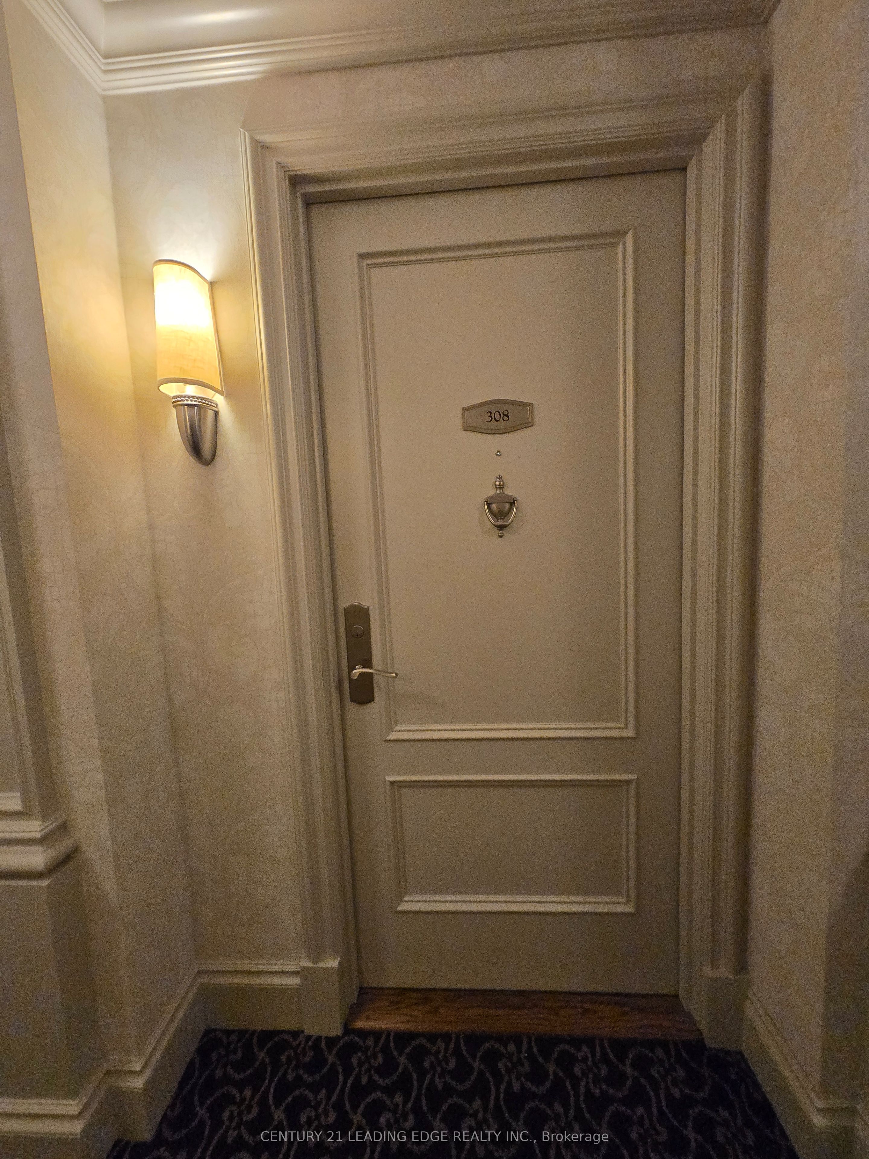 10101 Yonge Street 308, Richmond Hill, ON L4C 0V6 photo 2
