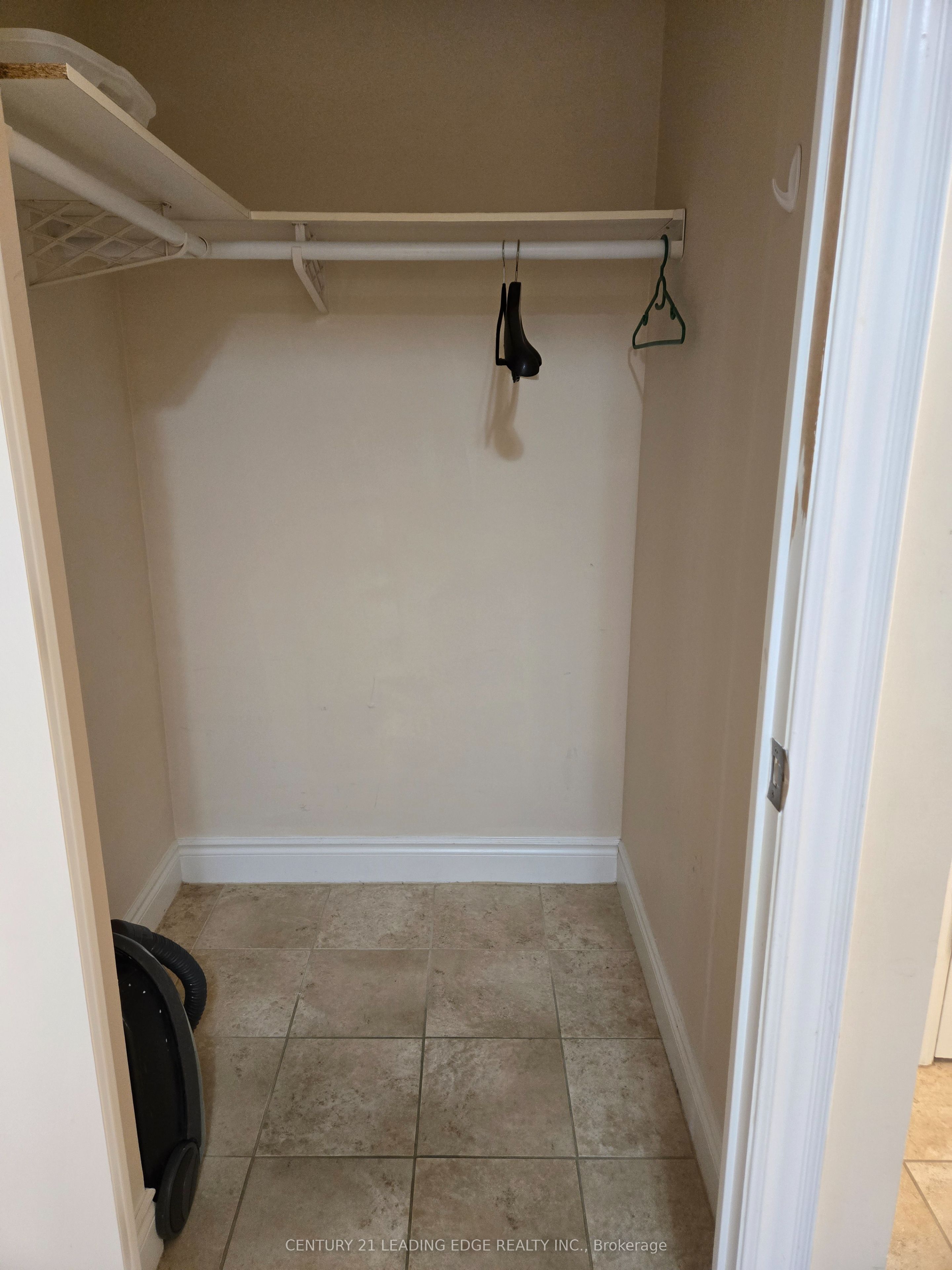 10101 Yonge Street 308, Richmond Hill, ON L4C 0V6 photo 4