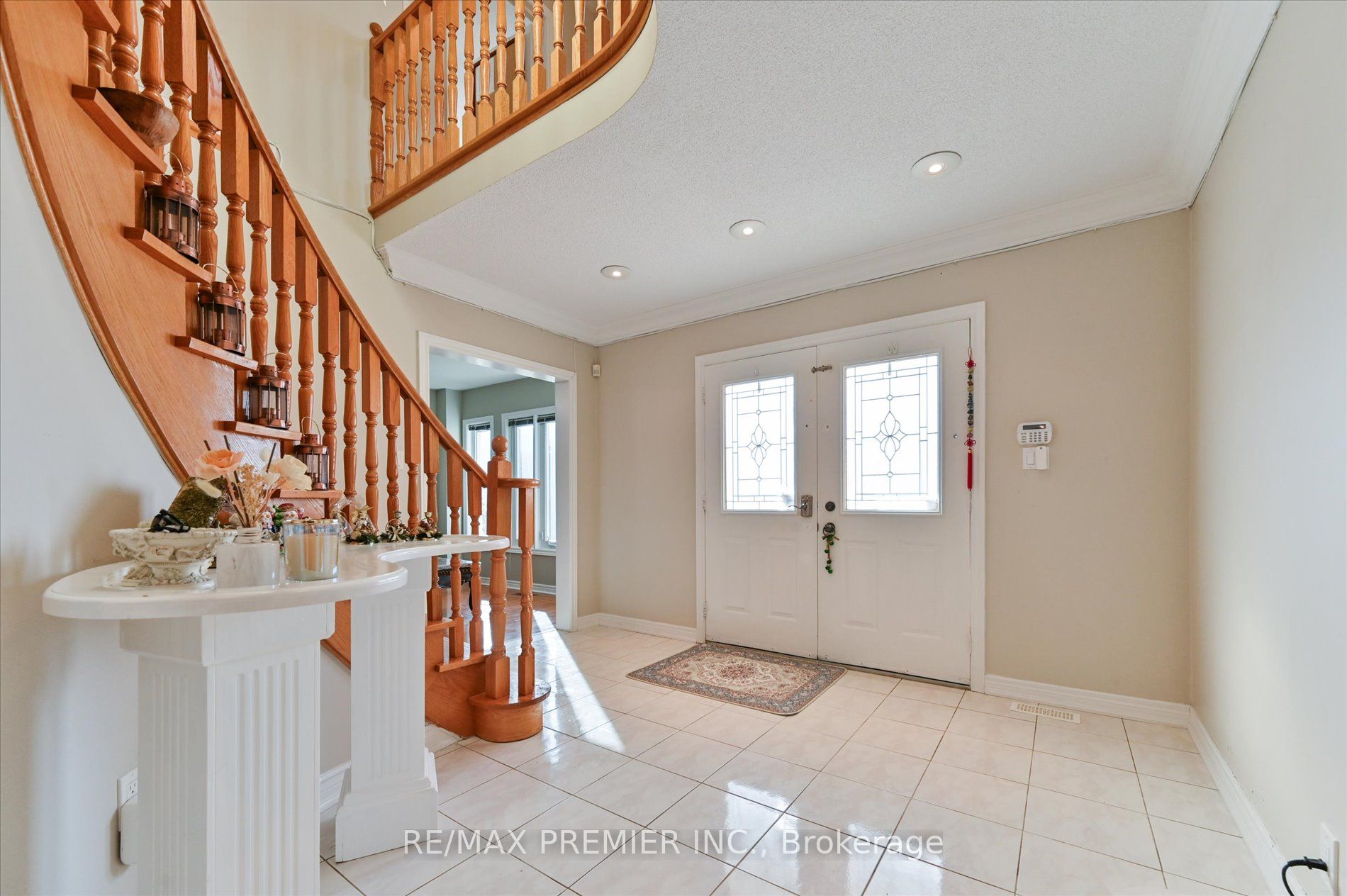 581 Wycliffe Avenue, Vaughan, ON L4L 8S8 photo 3