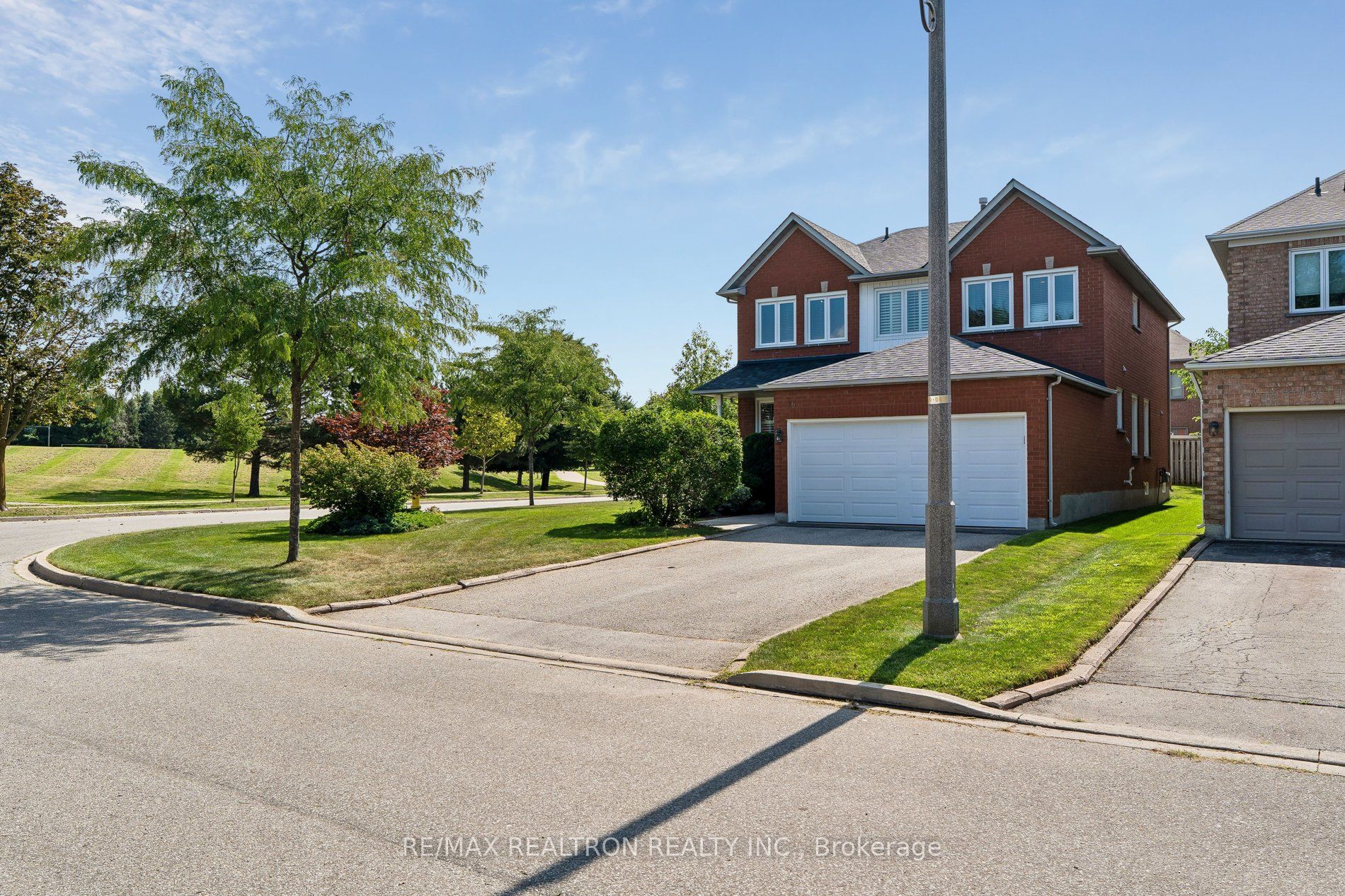76 Ventura Way, Vaughan, ON L4J 7T4 photo 3