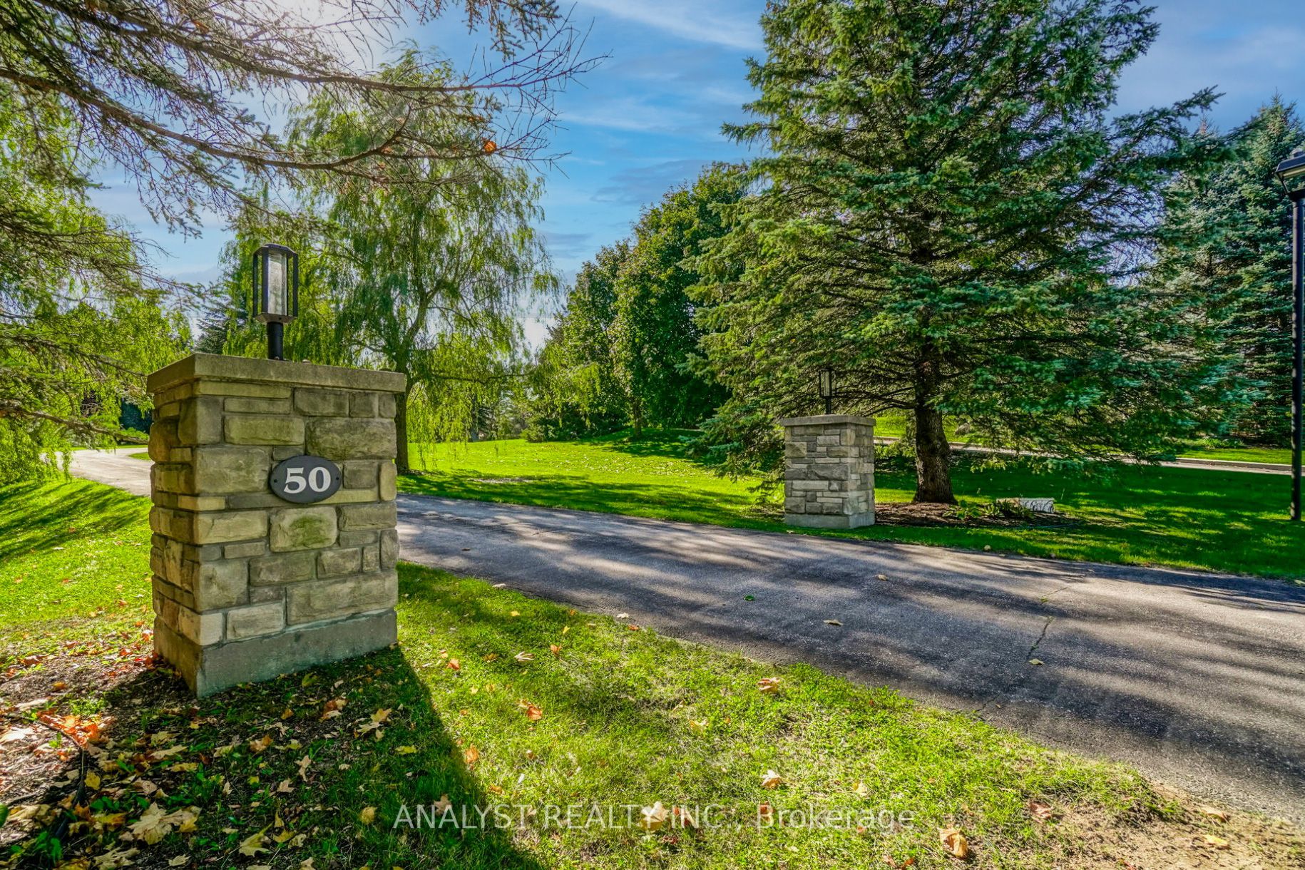 50 Trainor Court, King, ON L0G 1N0 photo 2