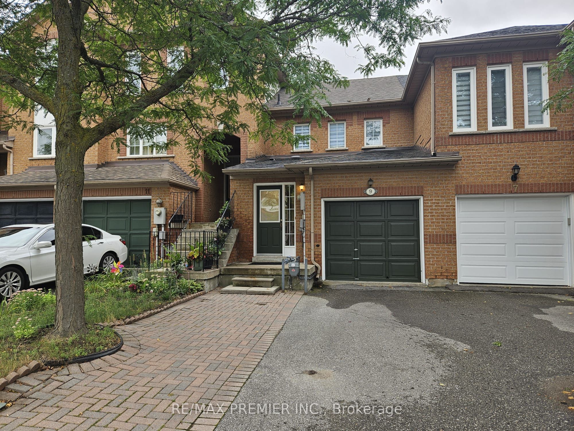 9 Lucena Crescent, Vaughan, ON L6A 2W6 photo 2