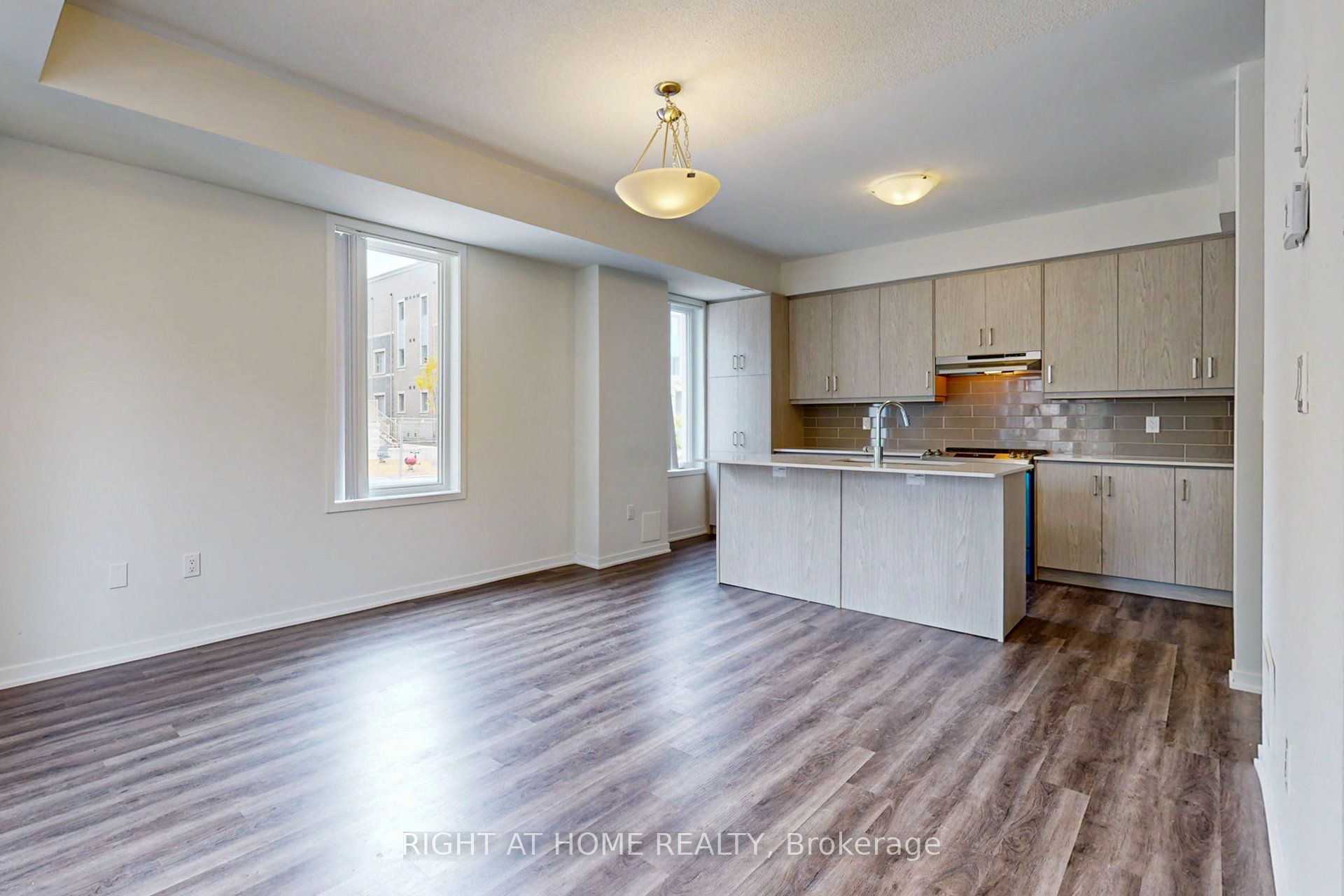 11 Almond Blossom Mews TH127, Vaughan, ON L4K 0N7 photo 5