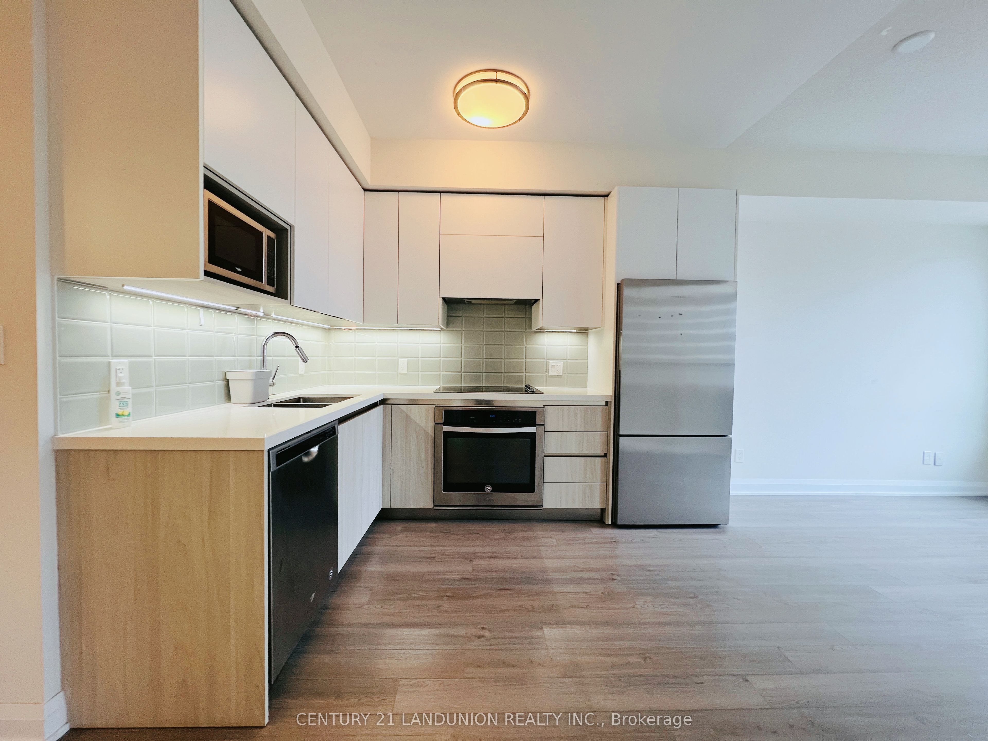 15 Water Walk Drive 605, Markham, ON L6G 0G2 photo 5