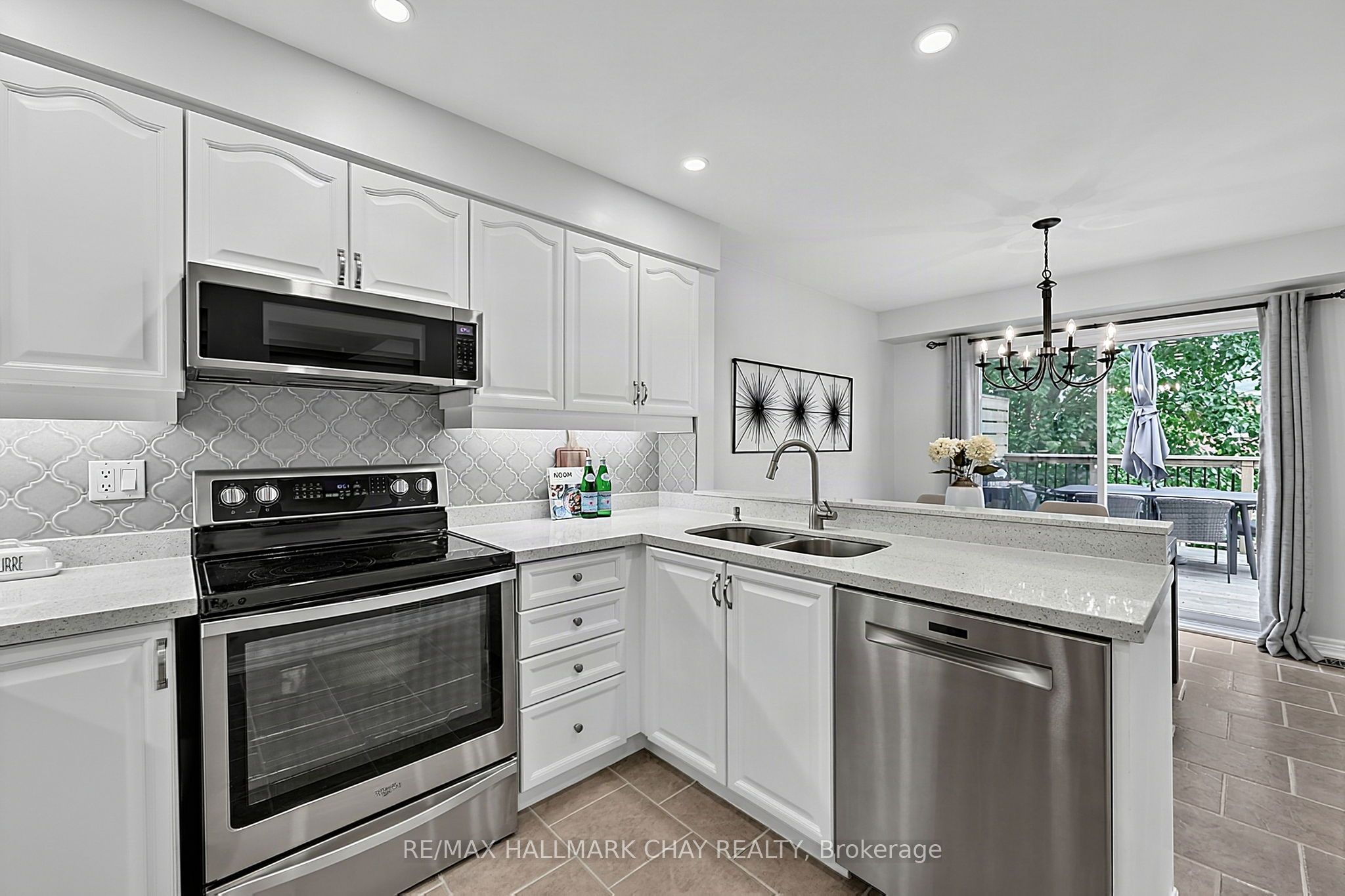 109 Noble Drive, Bradford West Gwillimbury, ON L3Z 3B5 photo 4