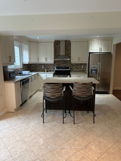 10 Testa Street, East Gwillimbury, ON L0L 1R0 photo 2