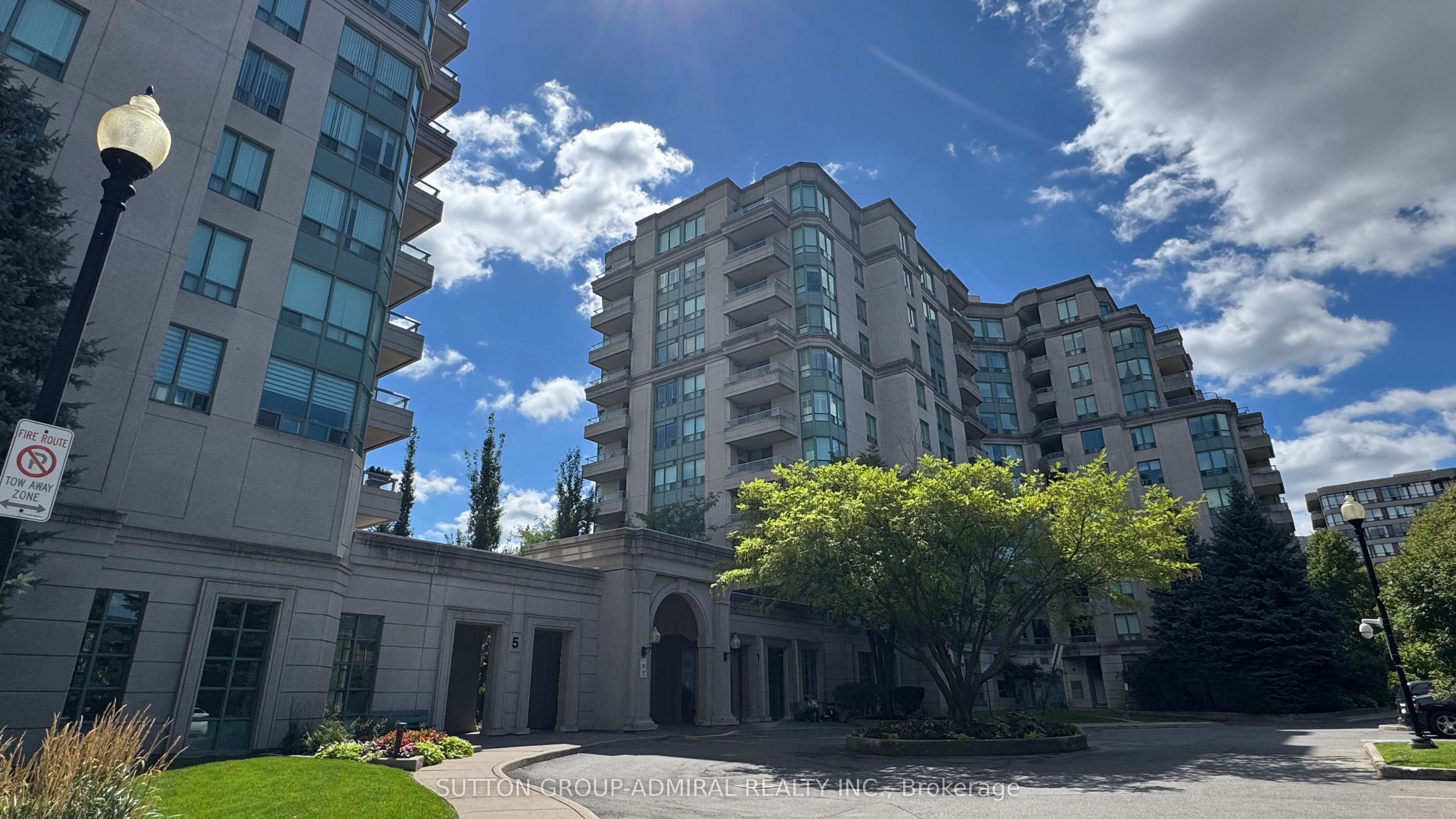 1 Emerald Lane 205, Vaughan, ON L4J 8N2 photo 2
