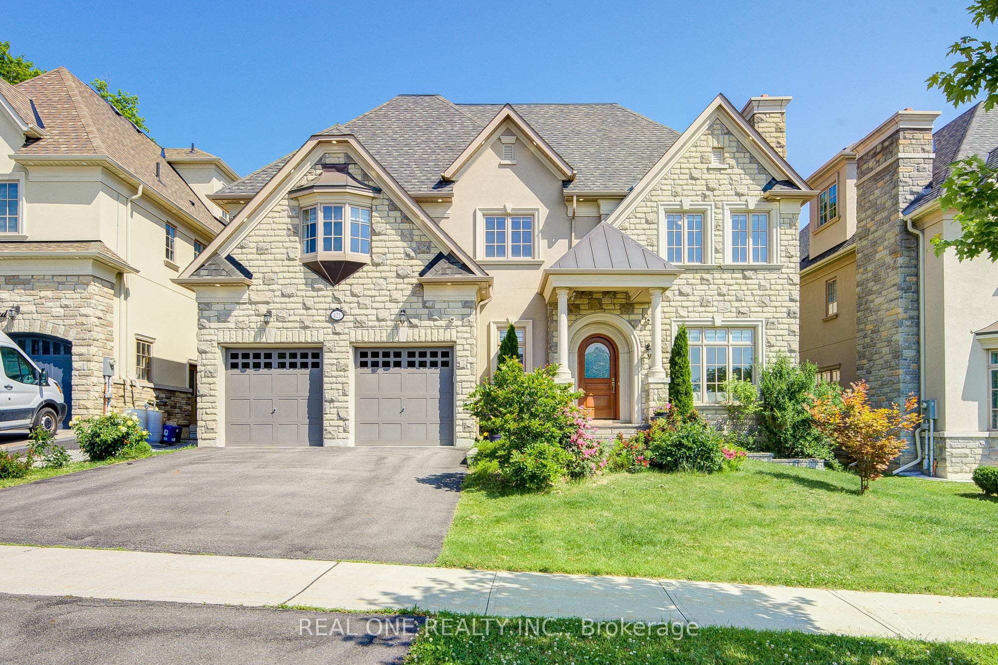 421 Flamingo Road, Vaughan, ON L4J 8L4