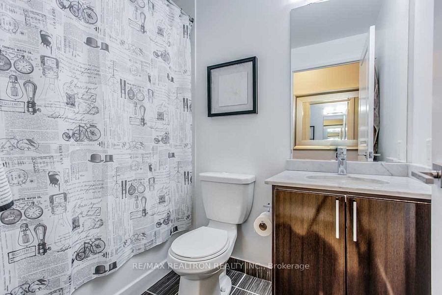 75 North Park Road 105, Vaughan, ON L4J 0H8 photo 5