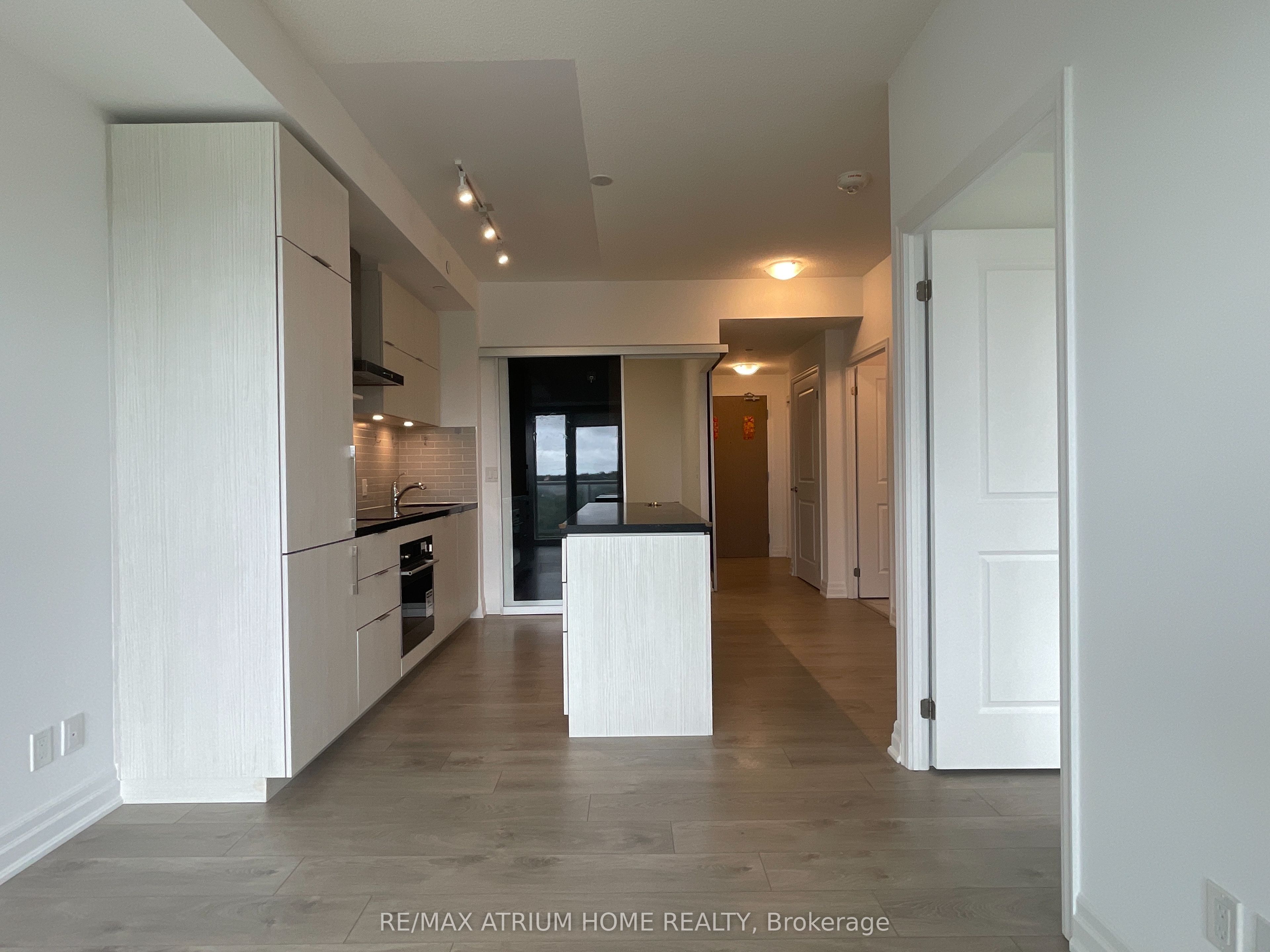 18 Rouge Valley Drive W 601, Markham, ON L6G 0H1