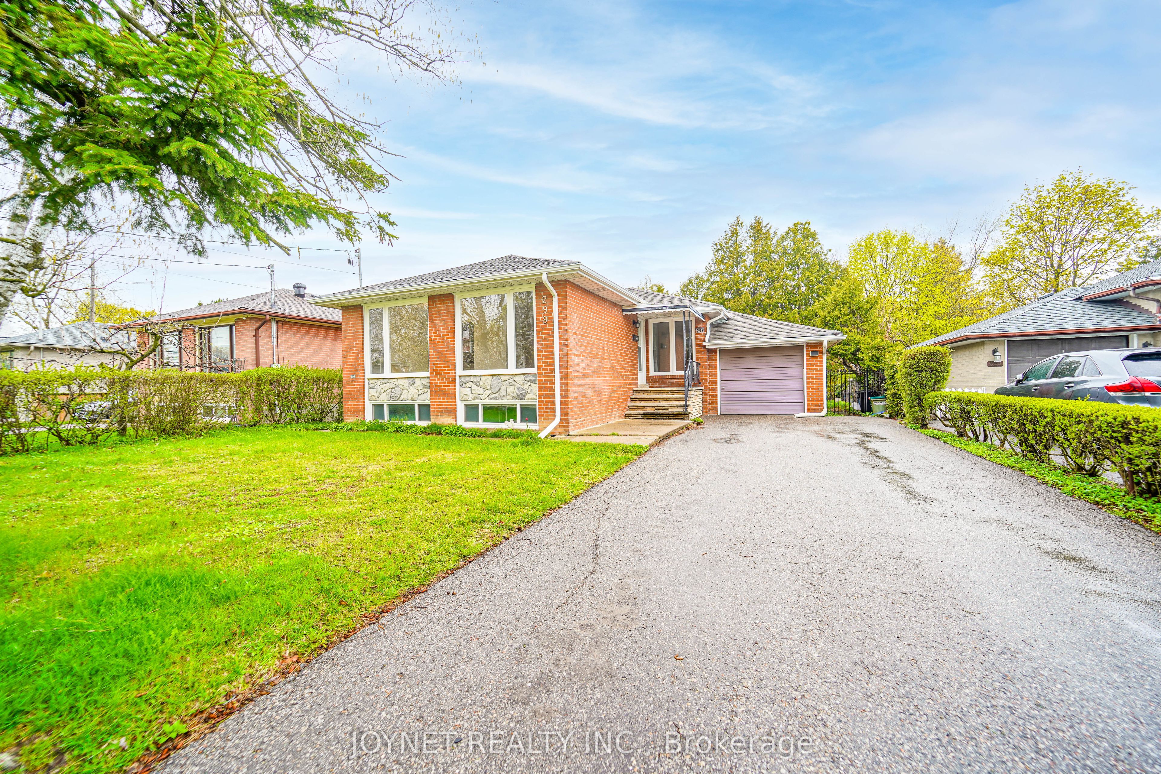 299 Palmer Avenue, Richmond Hill, ON L4C 1P4