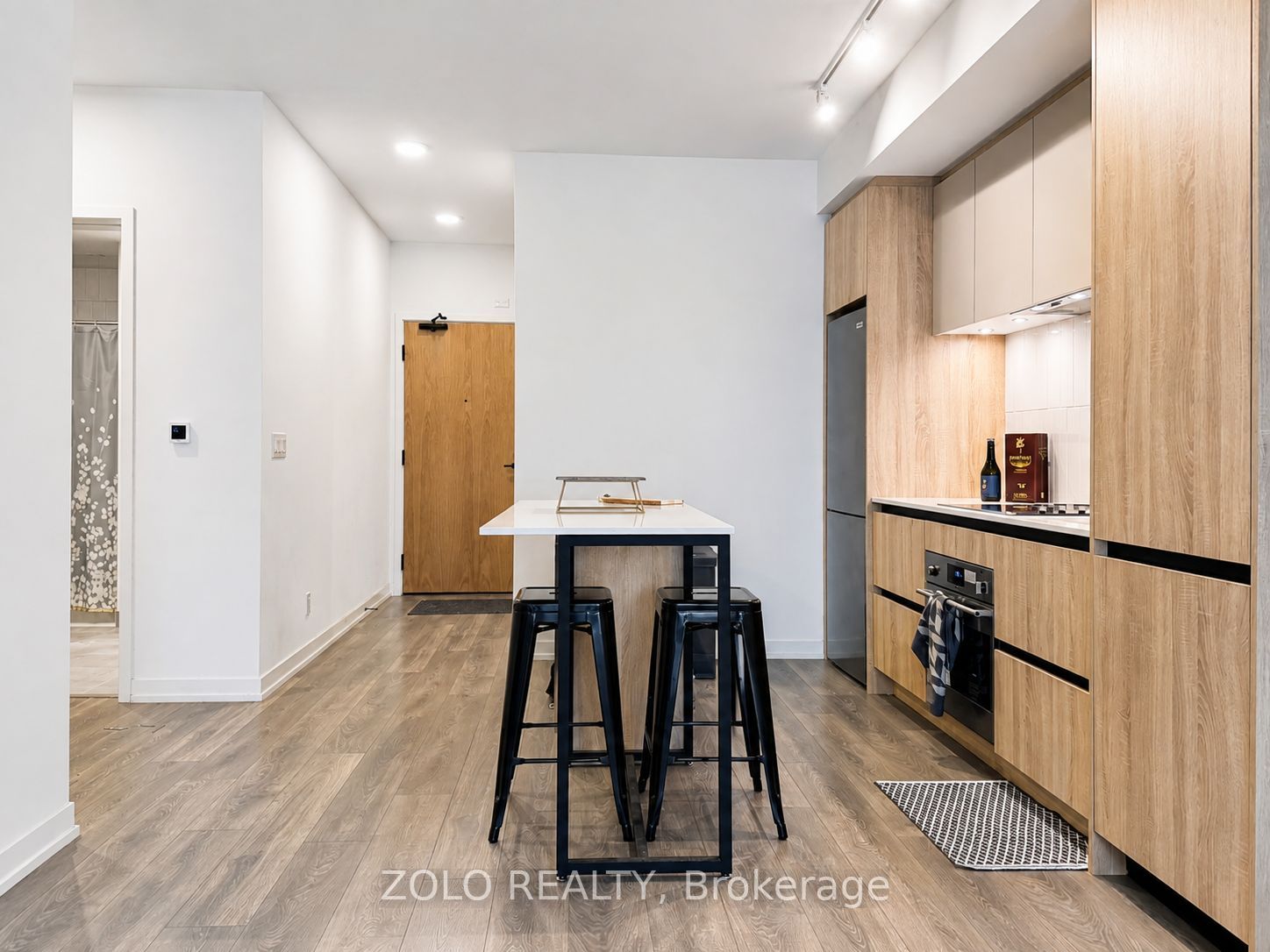 8 Beverley Glen Boulevard 121, Vaughan, ON L4J 0L5 photo 2