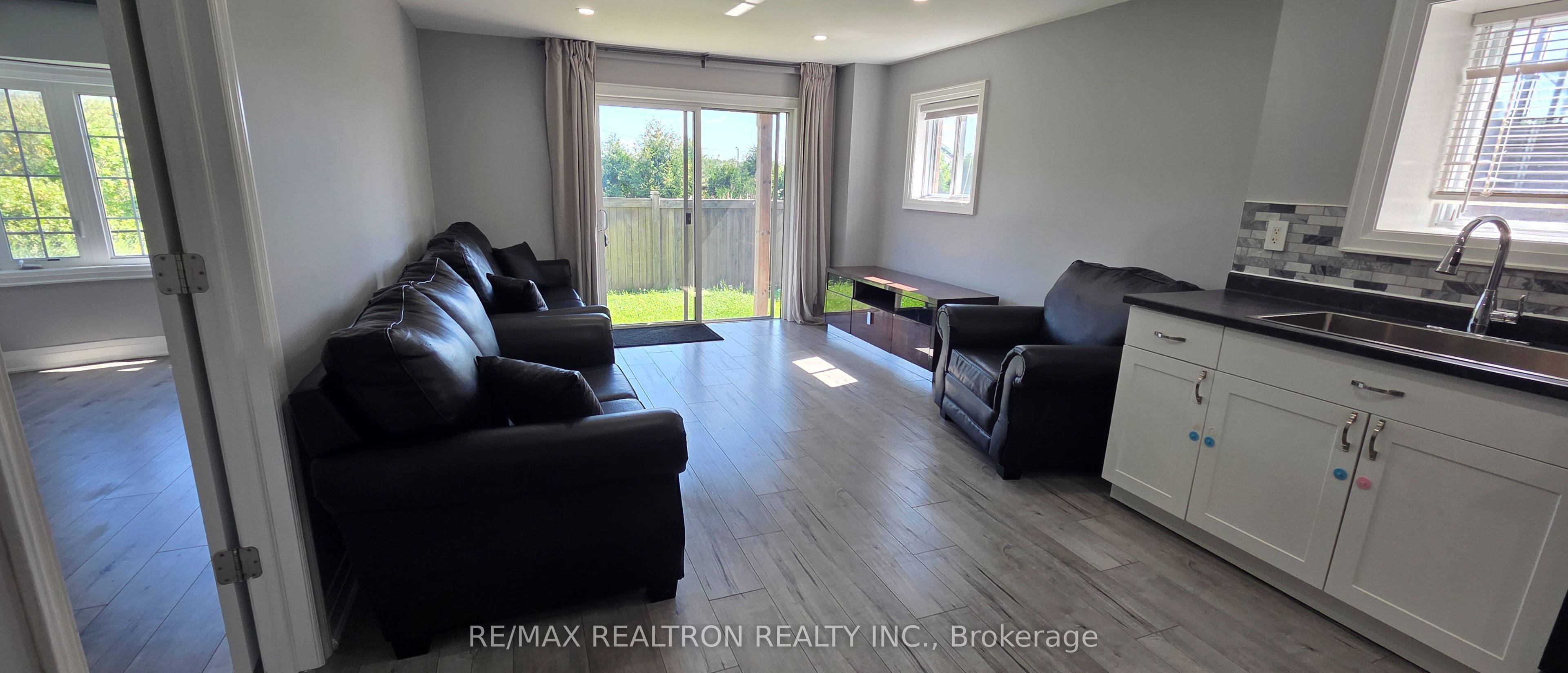45 Hopewell Avenue, Vaughan, ON L4H 3N5 photo 2