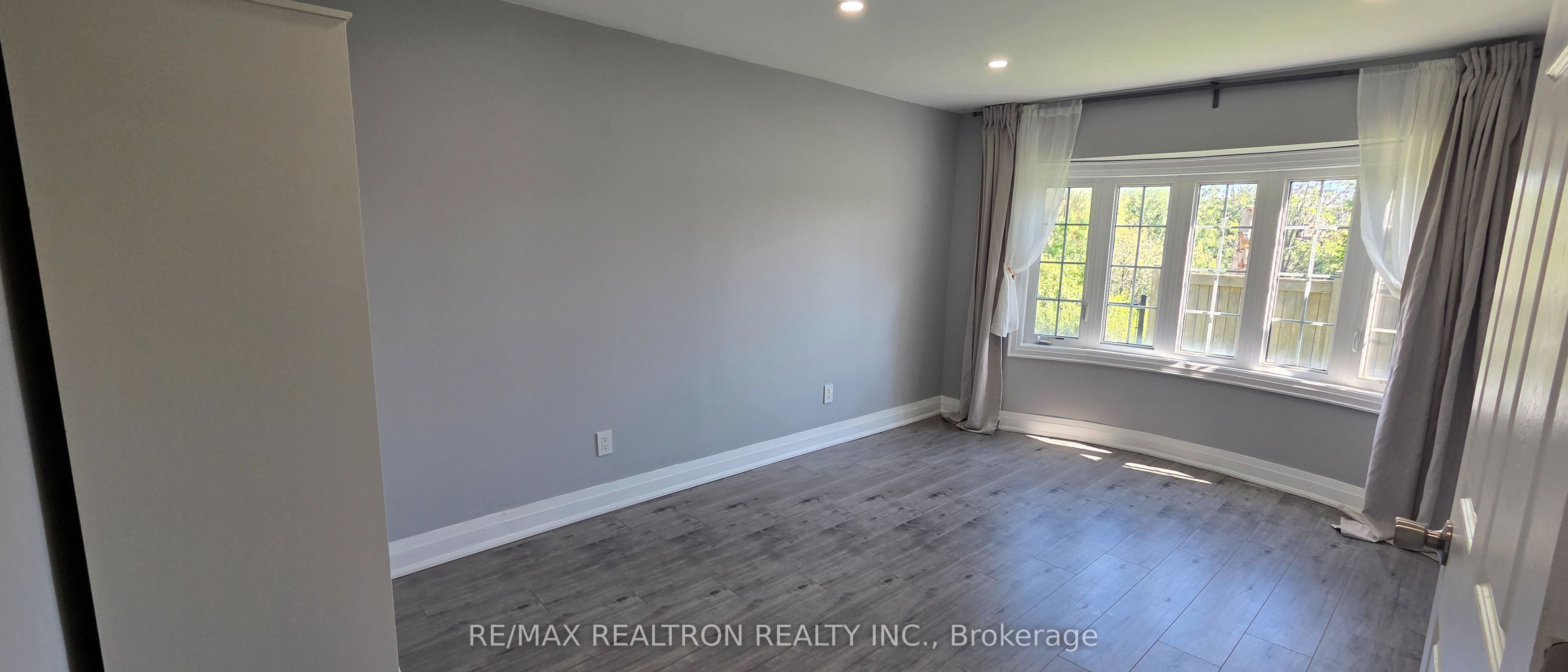 45 Hopewell Avenue, Vaughan, ON L4H 3N5 photo 4