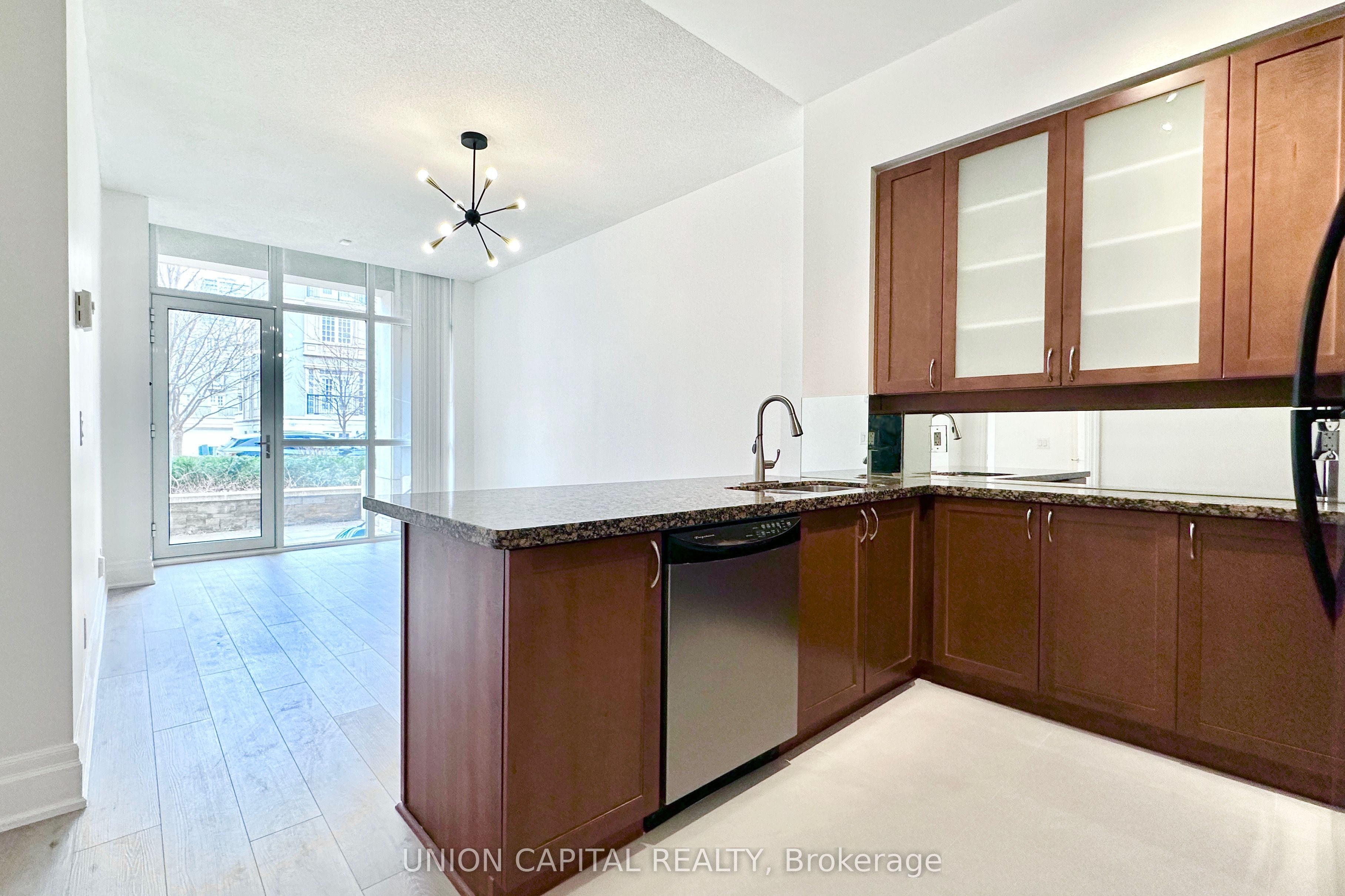 39 Upper Duke Crescent 120, Markham, ON L6G 0B8