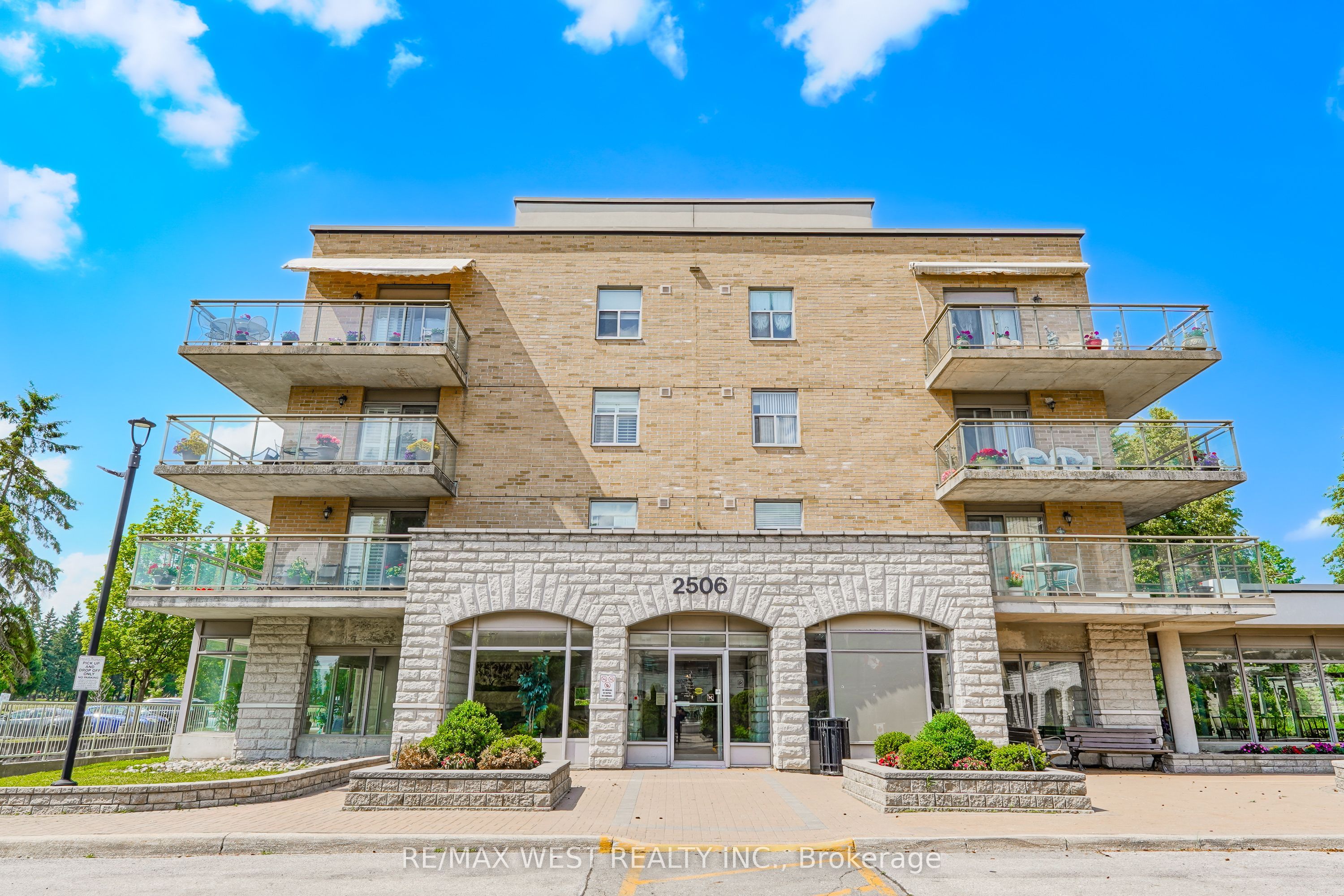 2506 Rutherford Road 414, Vaughan, ON L4K 5N4