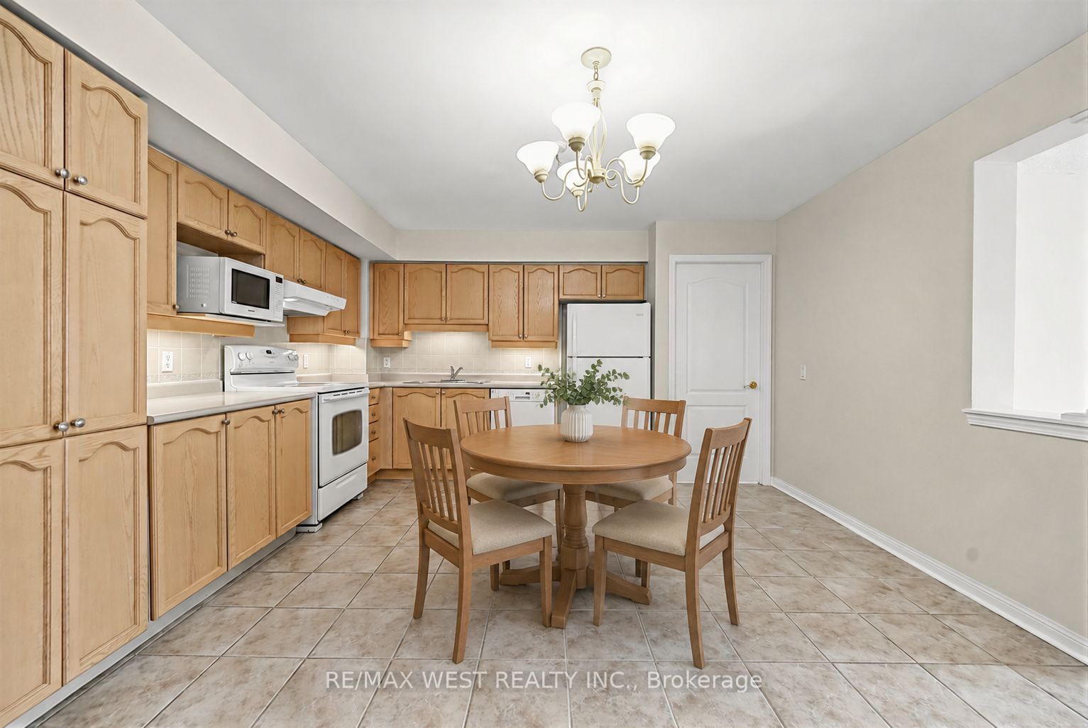 2506 Rutherford Road 414, Vaughan, ON L4K 5N4 photo 4