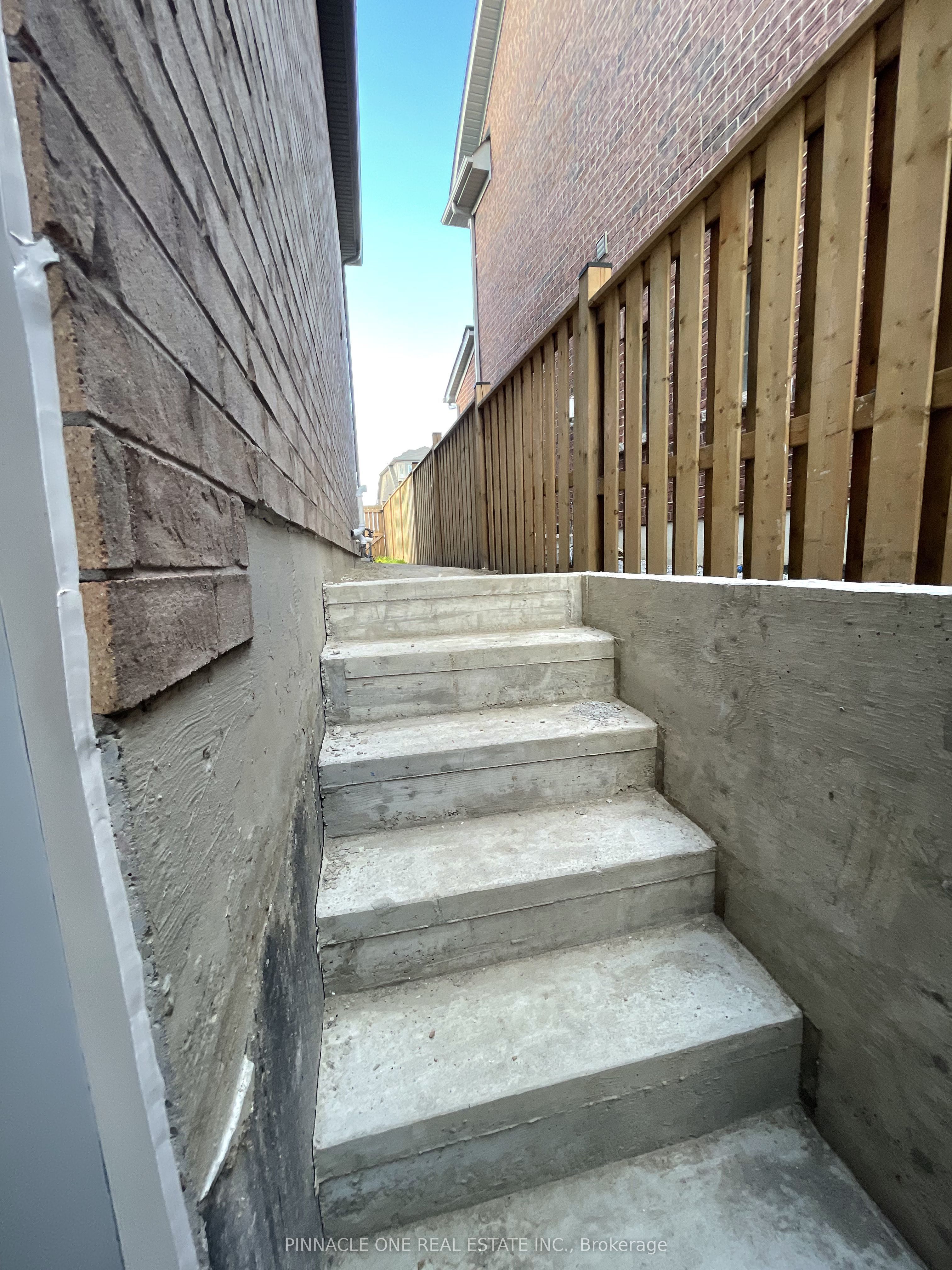 31 Berryman Lane, Markham, ON L6B 1H9 photo 2