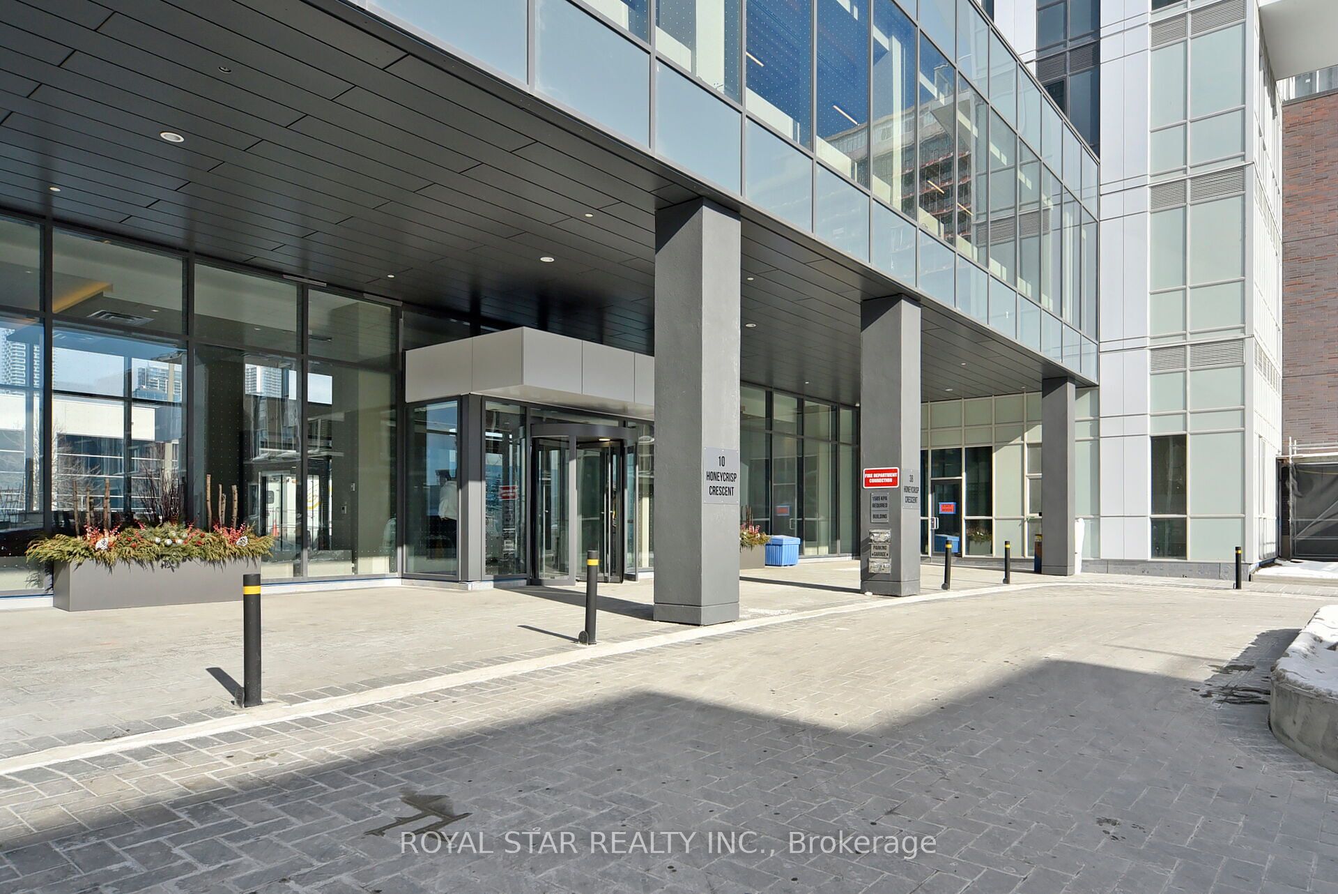 10 Honeycrisp Crescent 909, Vaughan, ON L4K 0M7 photo 3