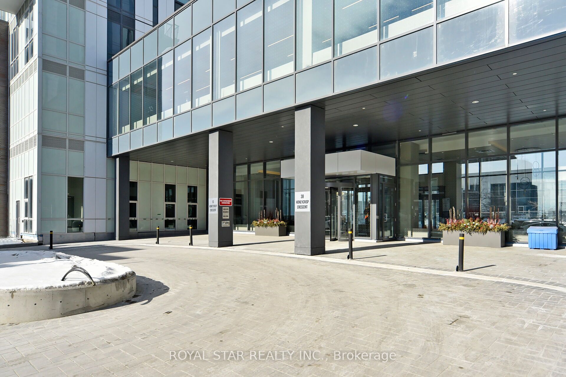 10 Honeycrisp Crescent 909, Vaughan, ON L4K 0M7 photo 4