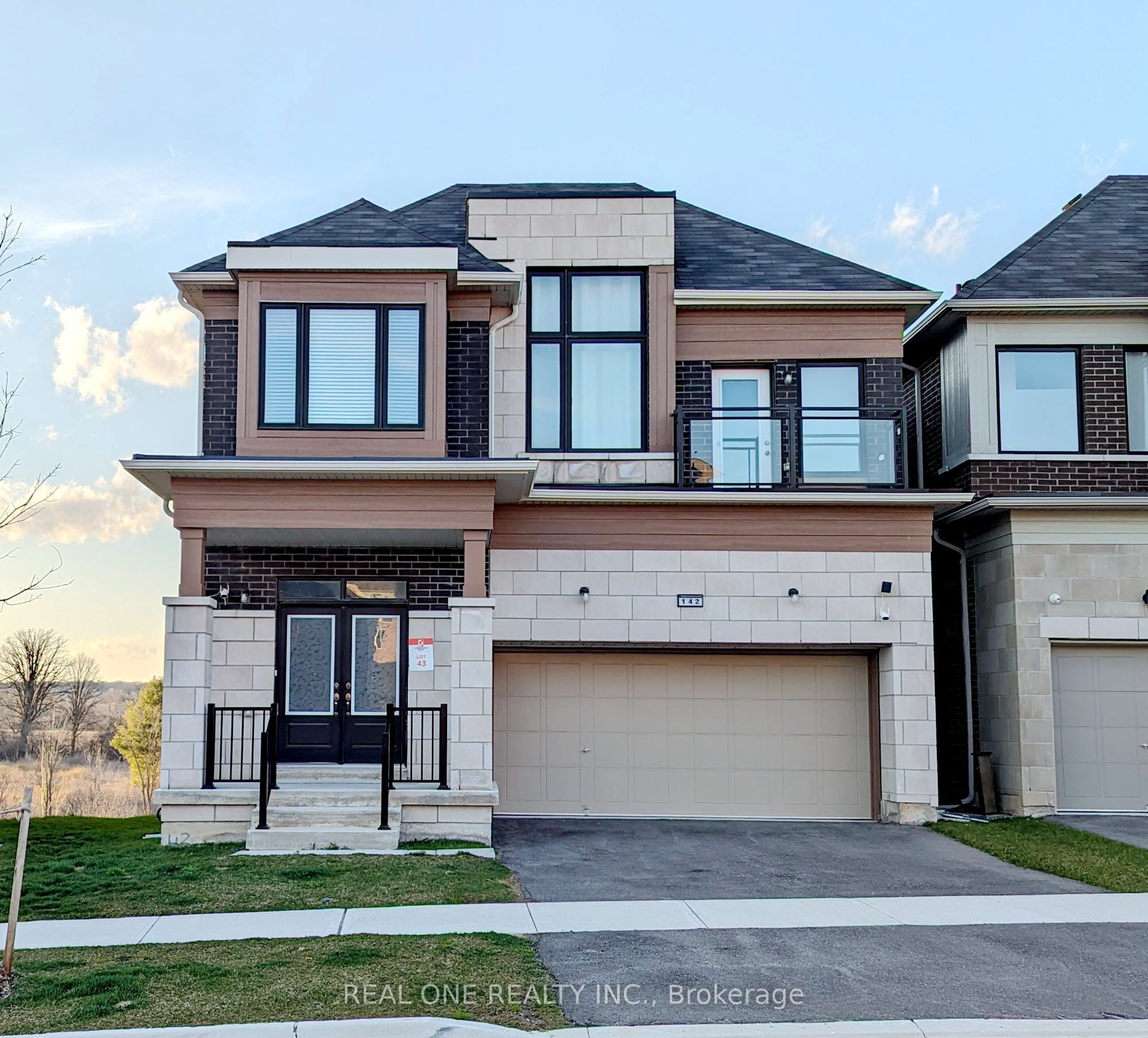 142 Hartney Drive, Richmond Hill, ON L4S 0L1 photo 4