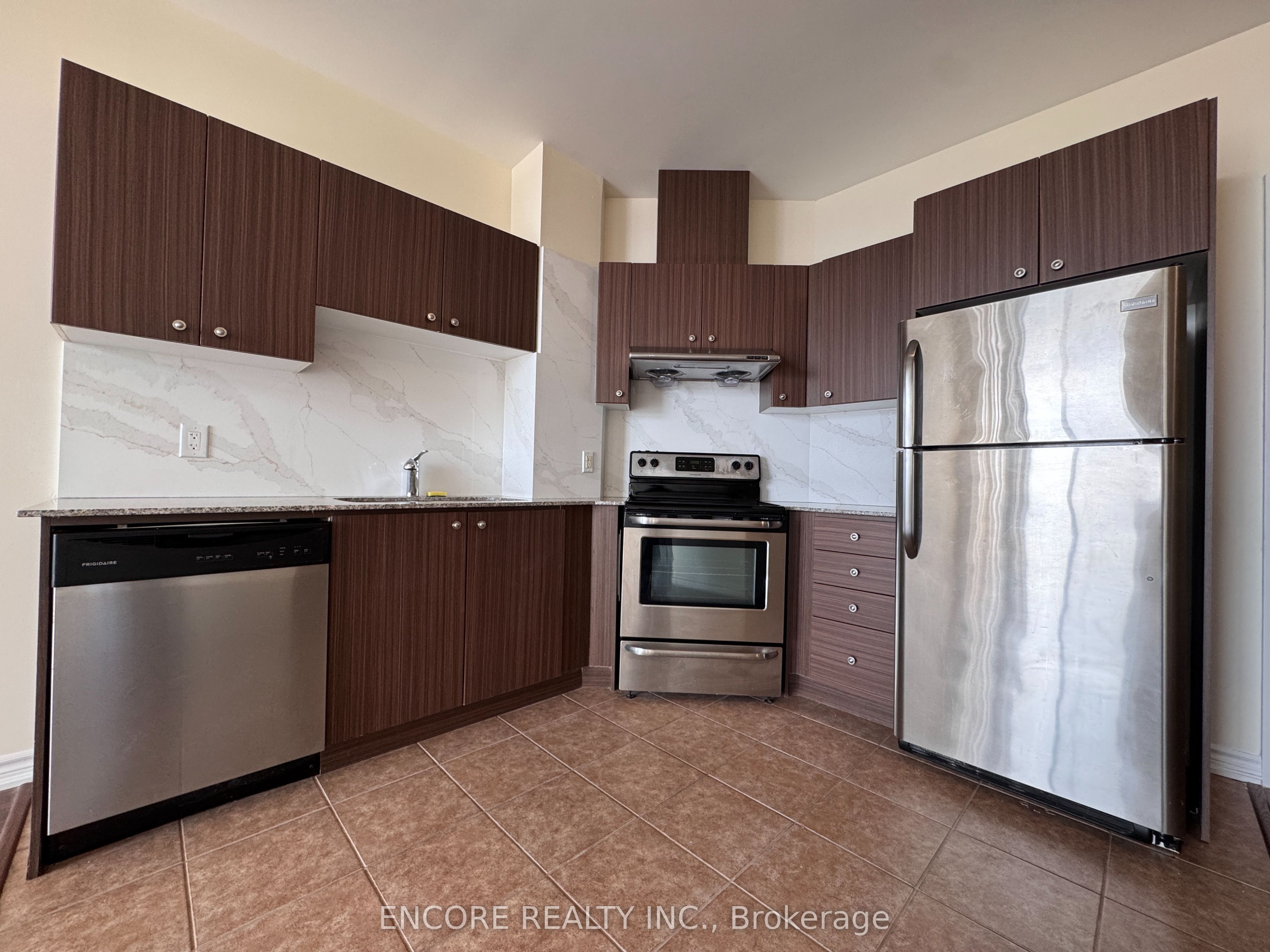 8323 Kennedy Road 1116, Markham, ON L3R 5W7 photo 3
