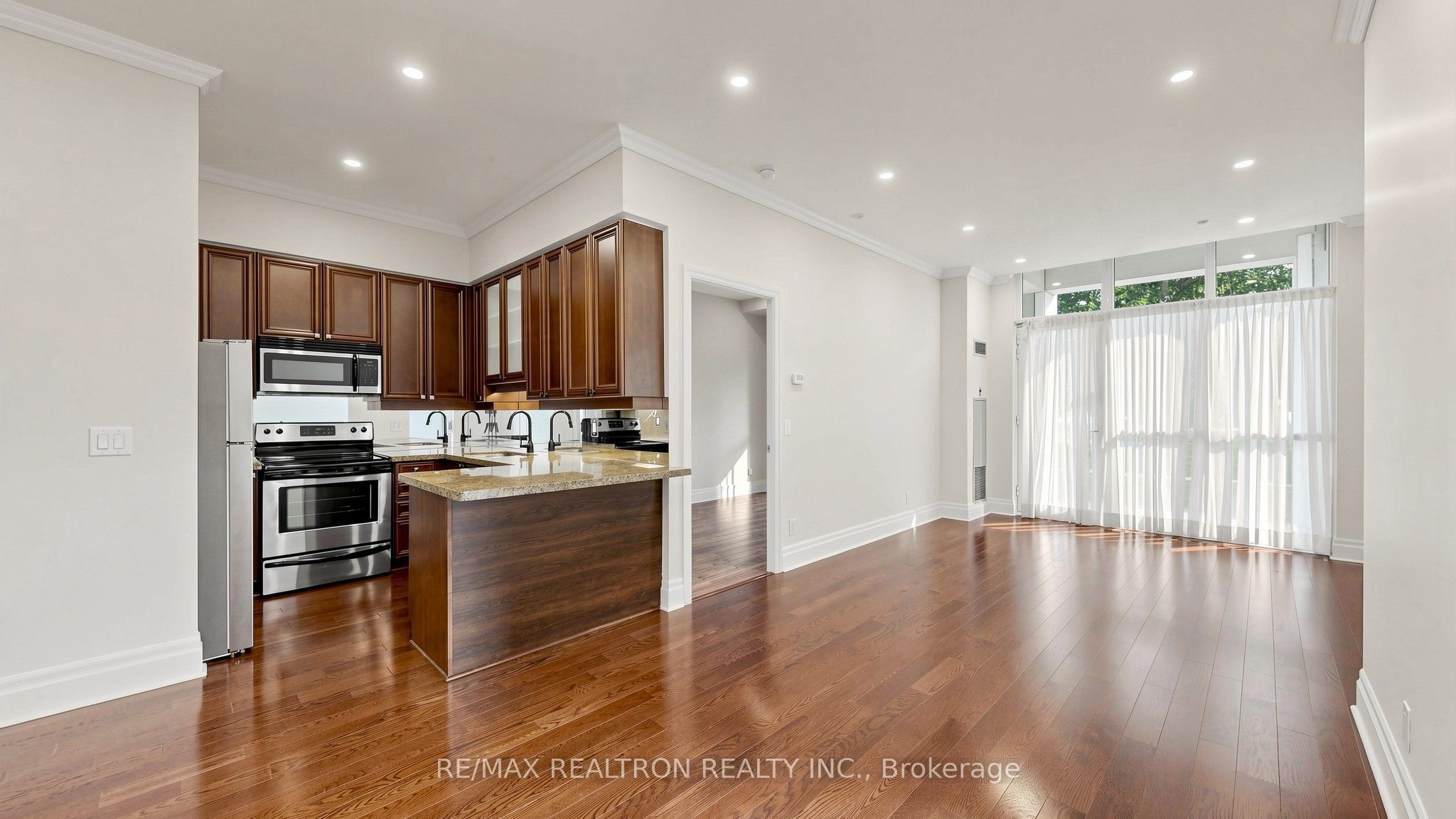 39 Upper Duke Crescent 116C, Markham, ON L6G 0B8 photo 2