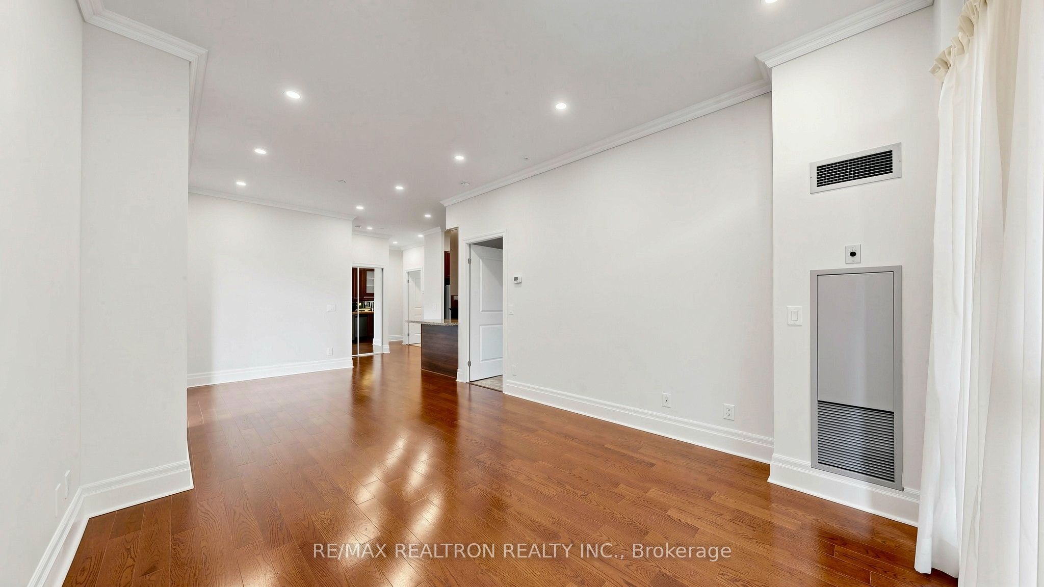 39 Upper Duke Crescent 116C, Markham, ON L6G 0B8 photo 4