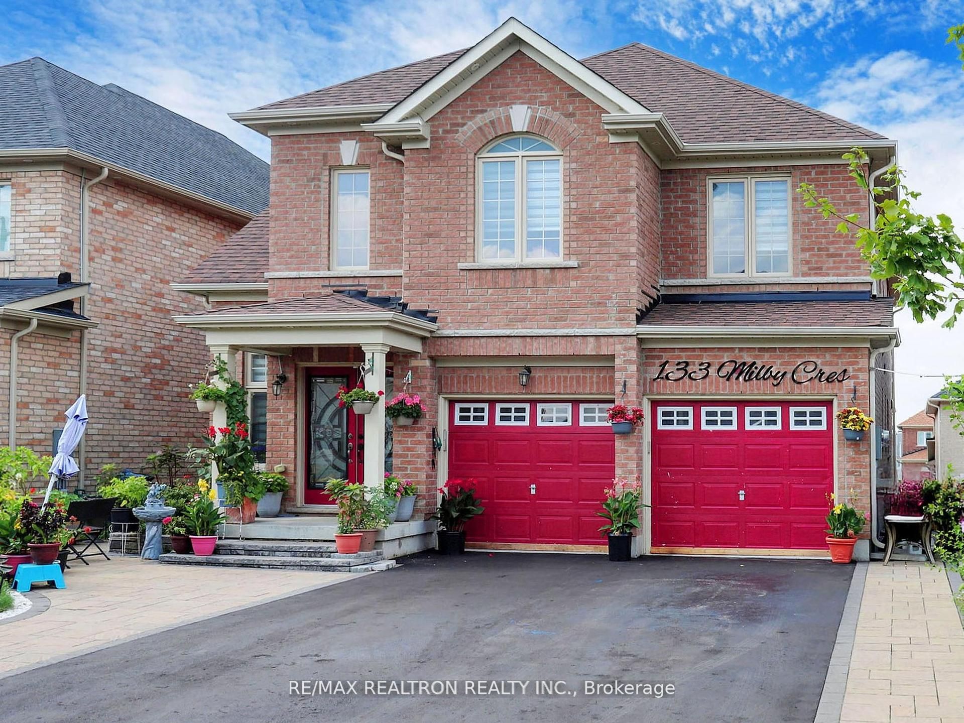 133 Milby Crescent, Bradford West Gwillimbury, ON L3Z 0X8 photo 2