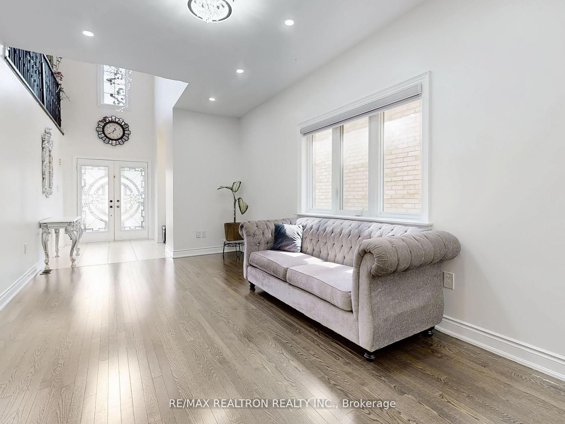 133 Milby Crescent, Bradford West Gwillimbury, ON L3Z 0X8 photo 4