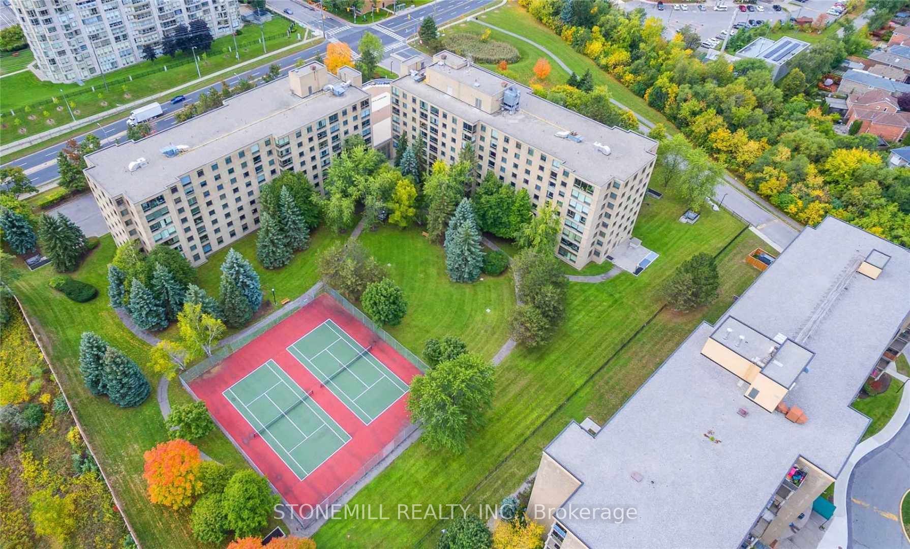 326 Major Mackenzie Drive E 814, Richmond Hill, ON L4C 8T4 photo 2